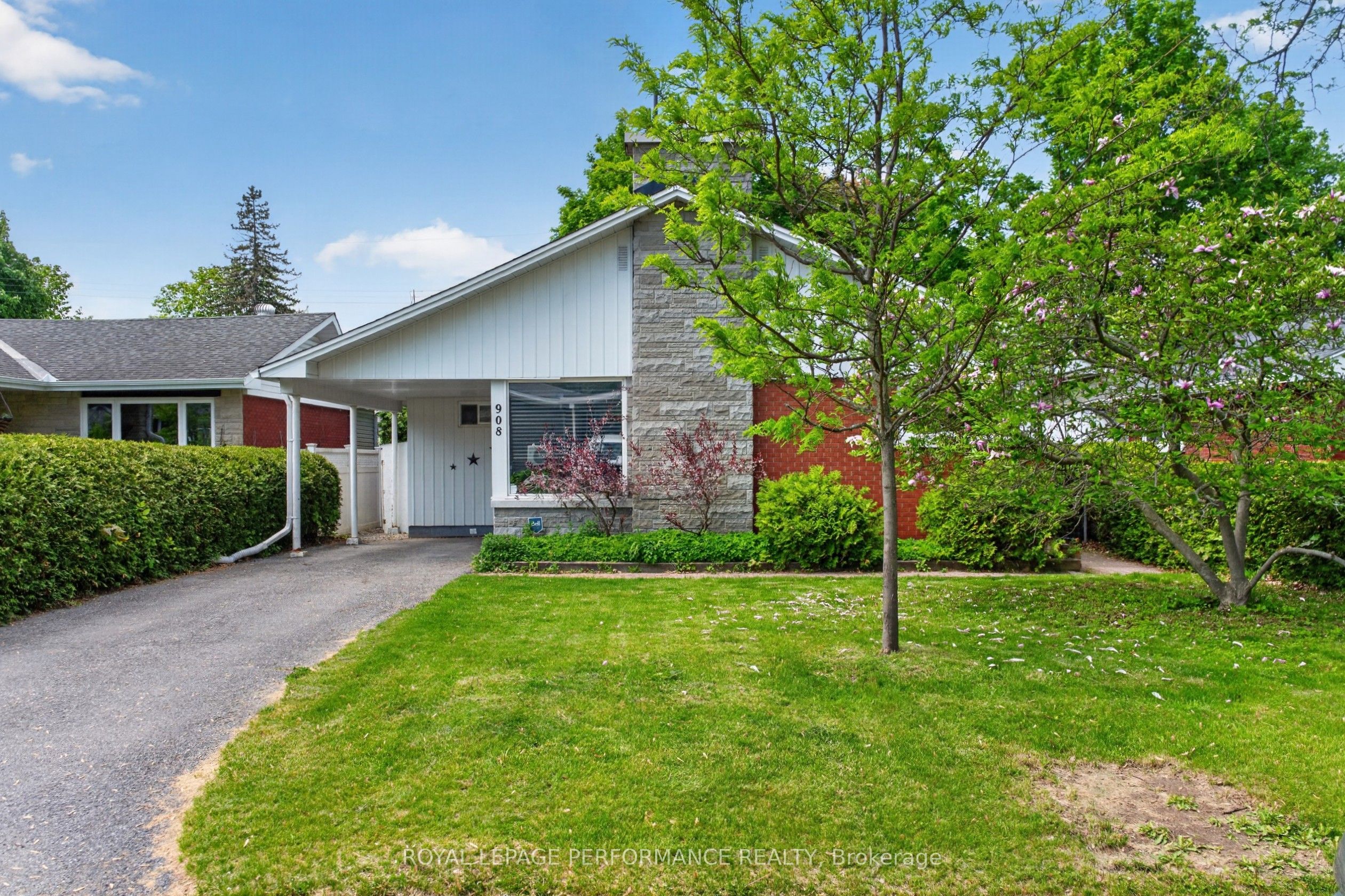 908 Innswood Drive, Ottawa, ON, K2A 3S1