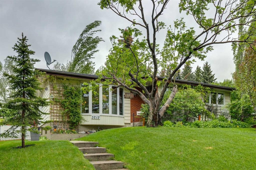 3212 Conrad Drive NW, Calgary, AB, T2L 1B4