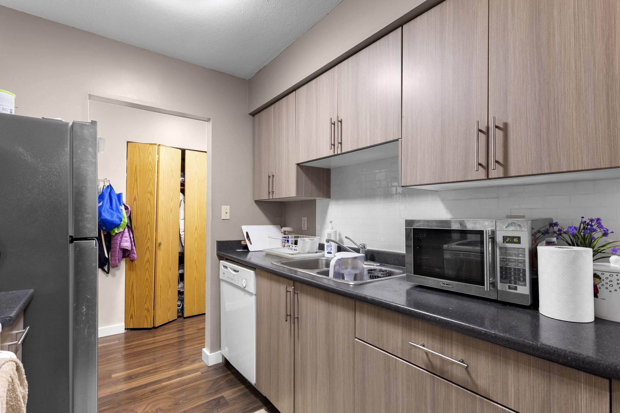 119-4363 Halifax Street, Burnaby, BC, V5C 5Z3