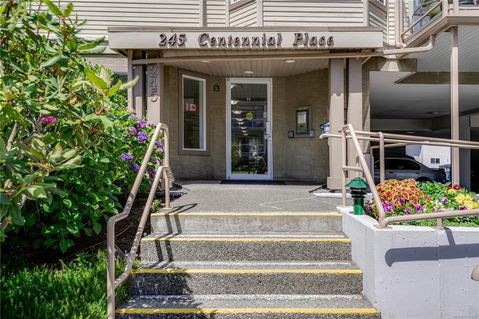 Additional image 3 of #207-245 First Street, Duncan, BC, V9L 1R3