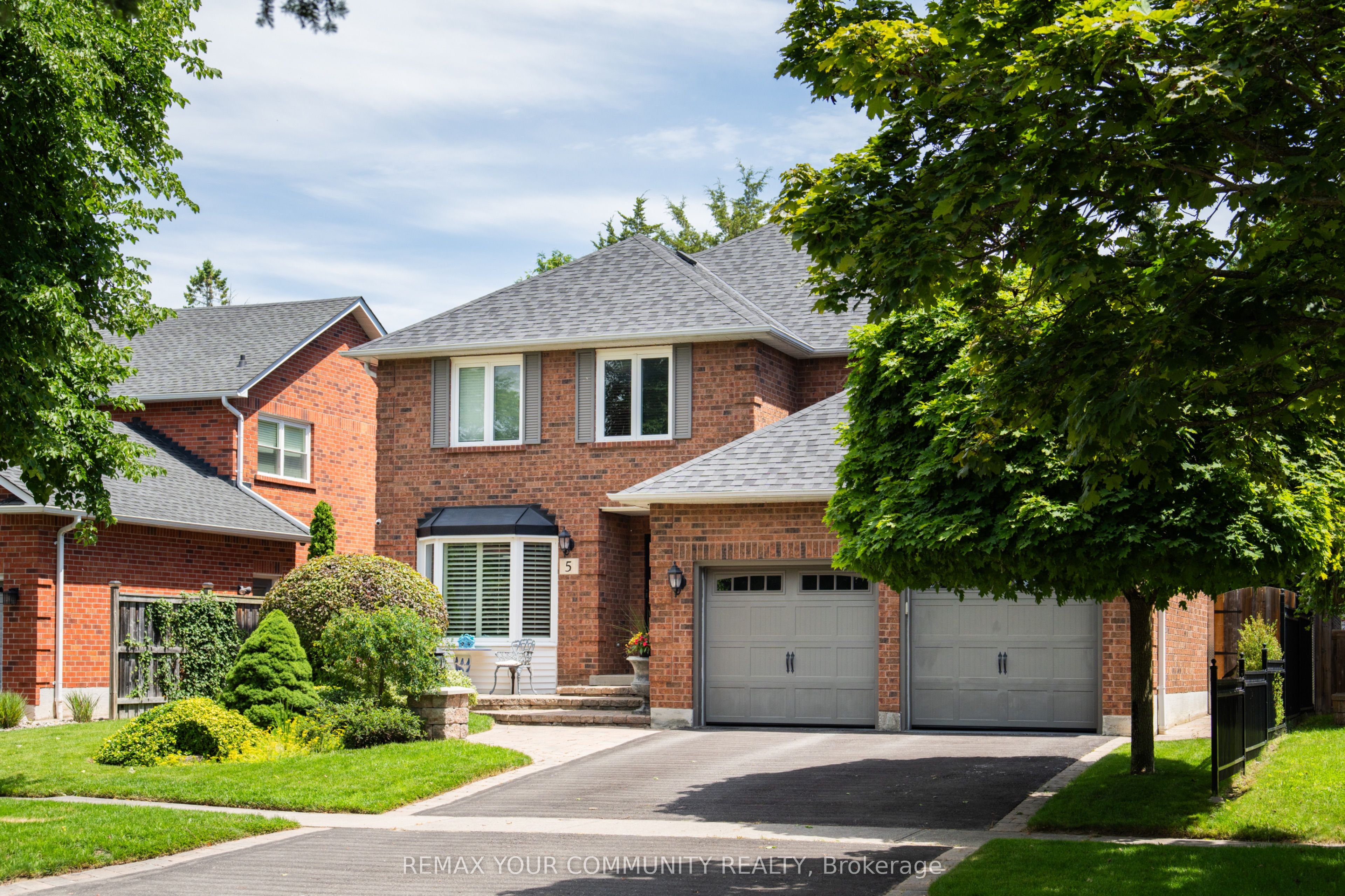 5 Carriage Lane, Clarington, ON, L1E 1J9 photo 2