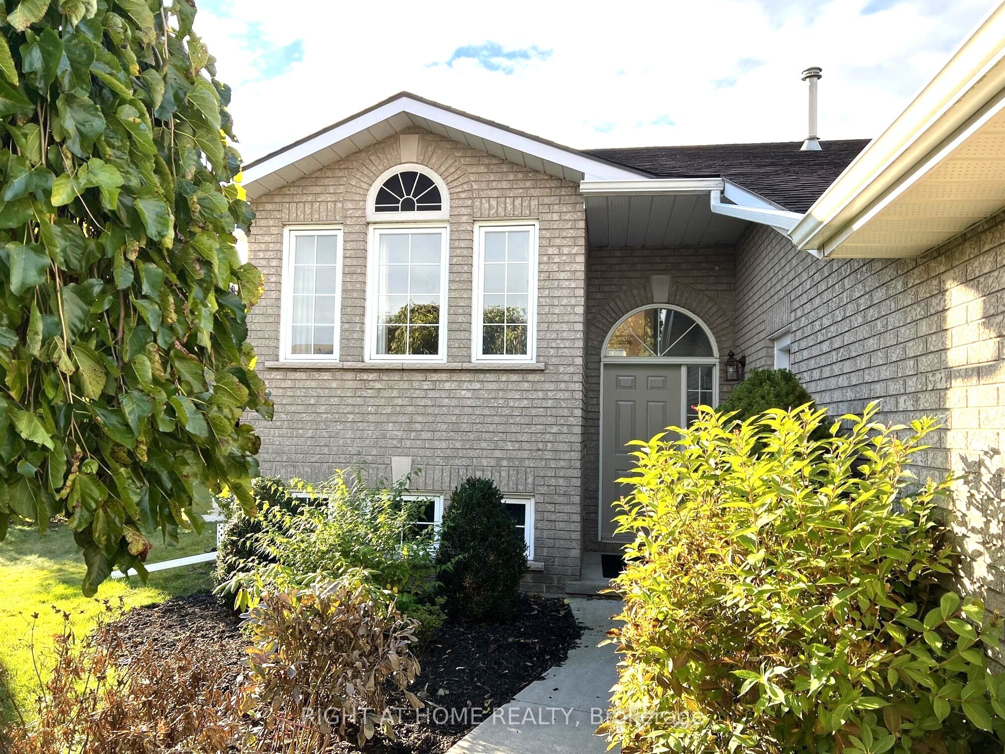 590 Arbour Crescent, Kingston, ON, K7M 8Y1 photo 4