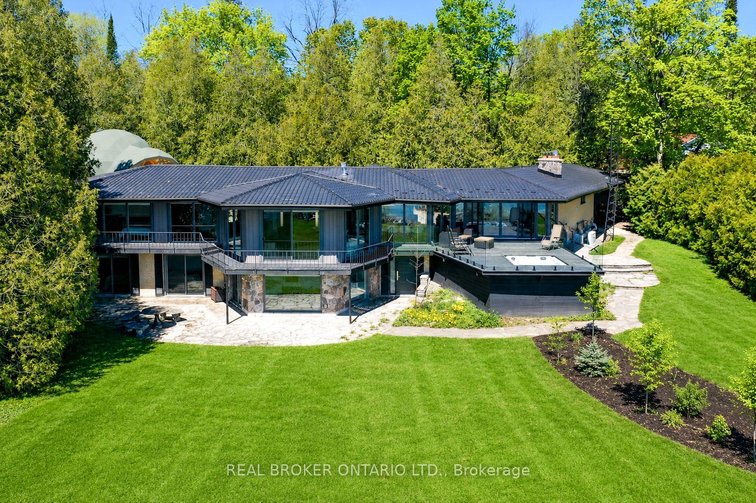 285 Balmy Beach Road, Georgian Bluffs, ON, N4K 5N4