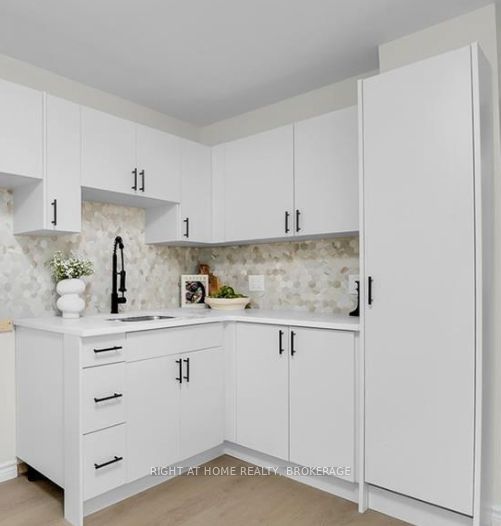 60 Charles Best Place, Kitchener, ON, N2M 5A3 photo 4