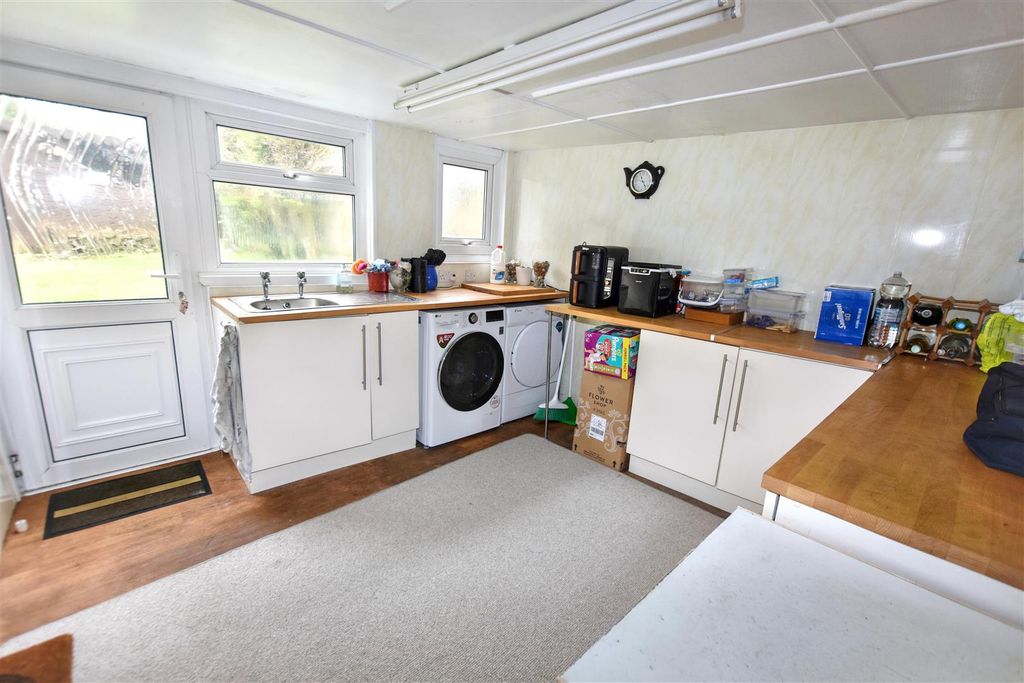 Additional image 12 of 4 bed detached bungalow for salePark Road, Redruth TR15