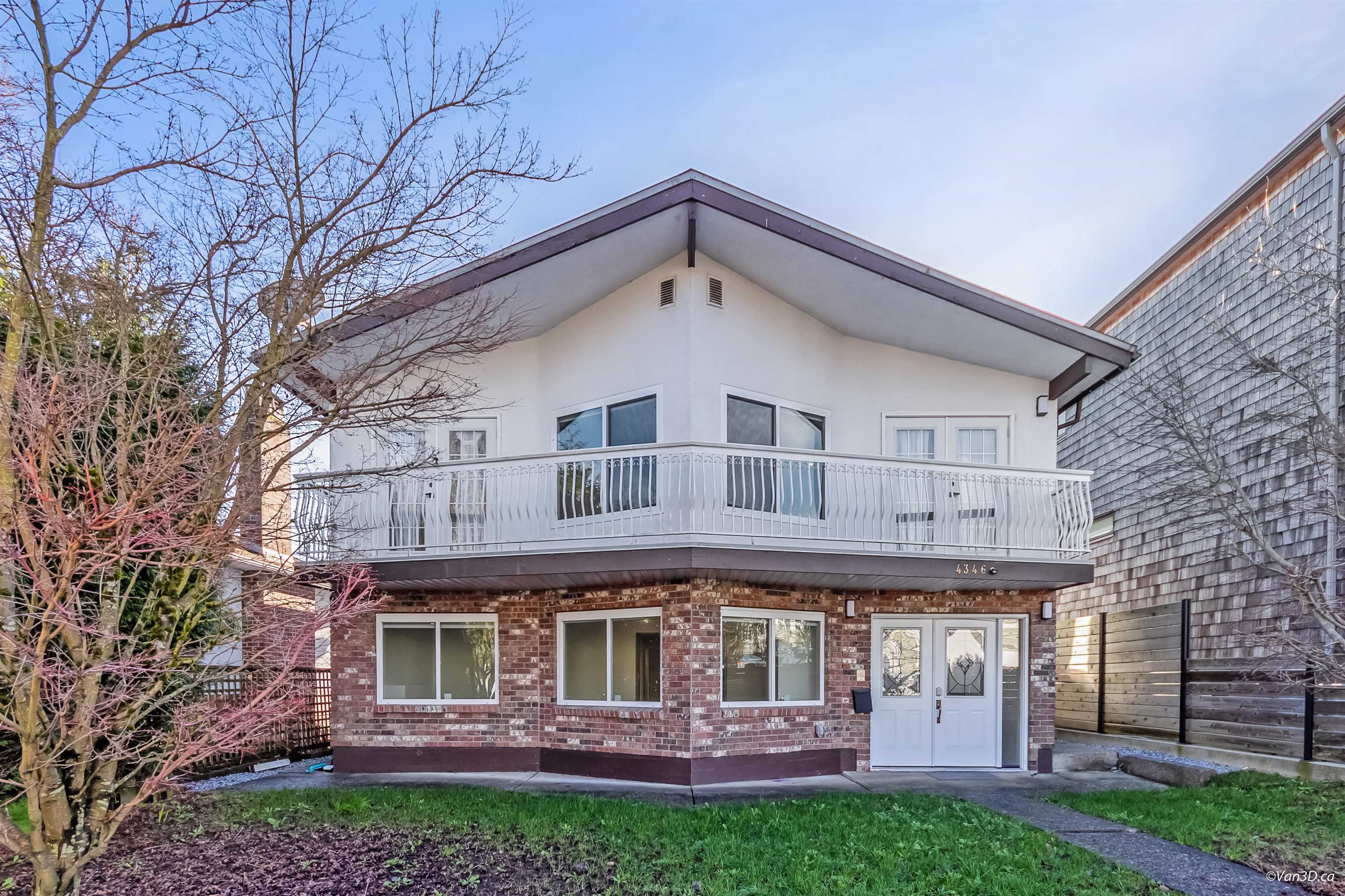 4346 Dundas Street, Burnaby, BC, V5C 1B3