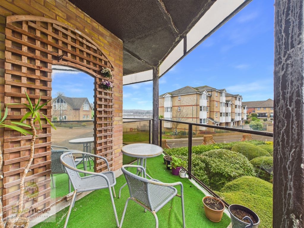 Additional image 3 of 2 bed flat for saleSeaford Court, Shorts Reach, Esplanade, Rochester ME1