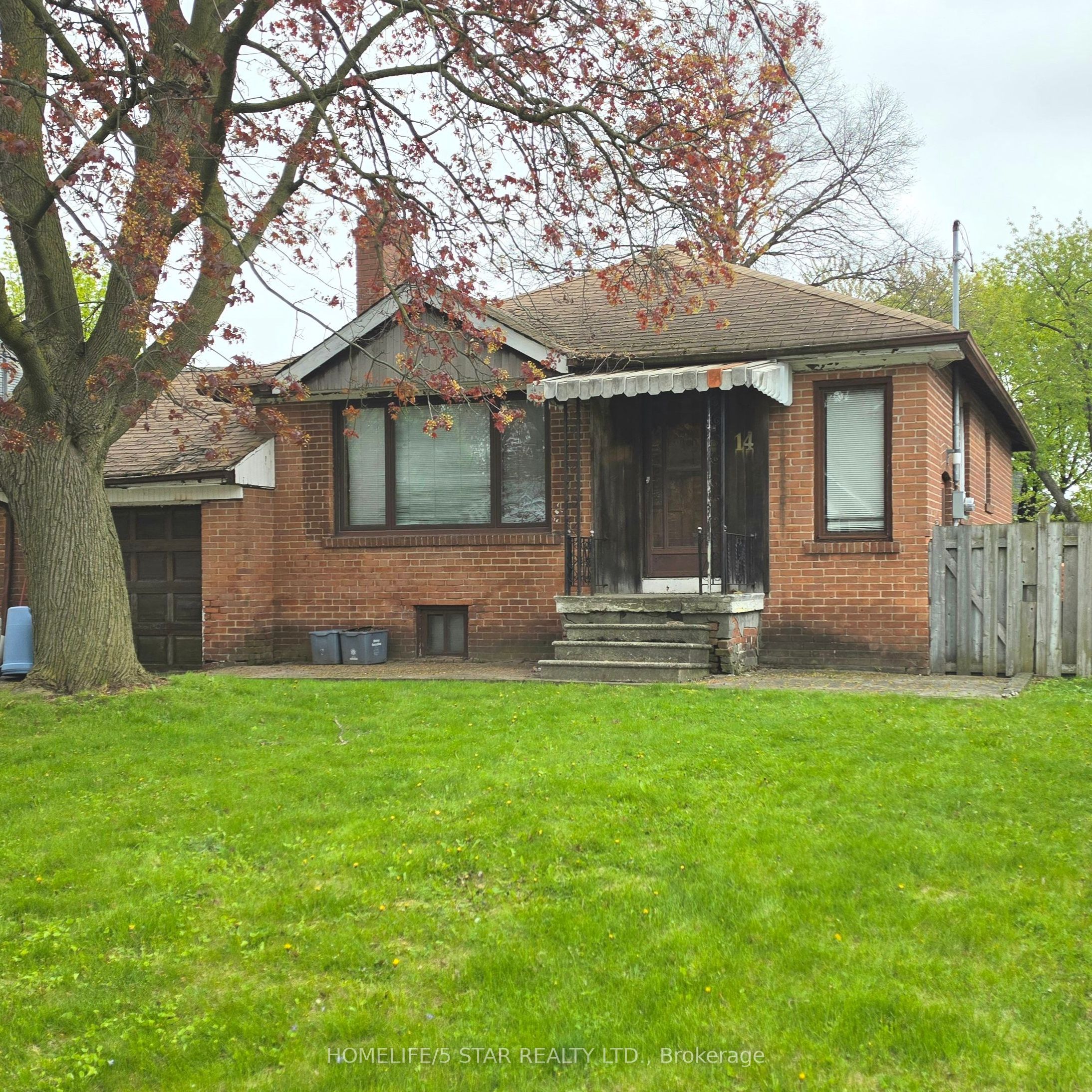 14 Northglen Avenue, Toronto, ON, M9B 4R6