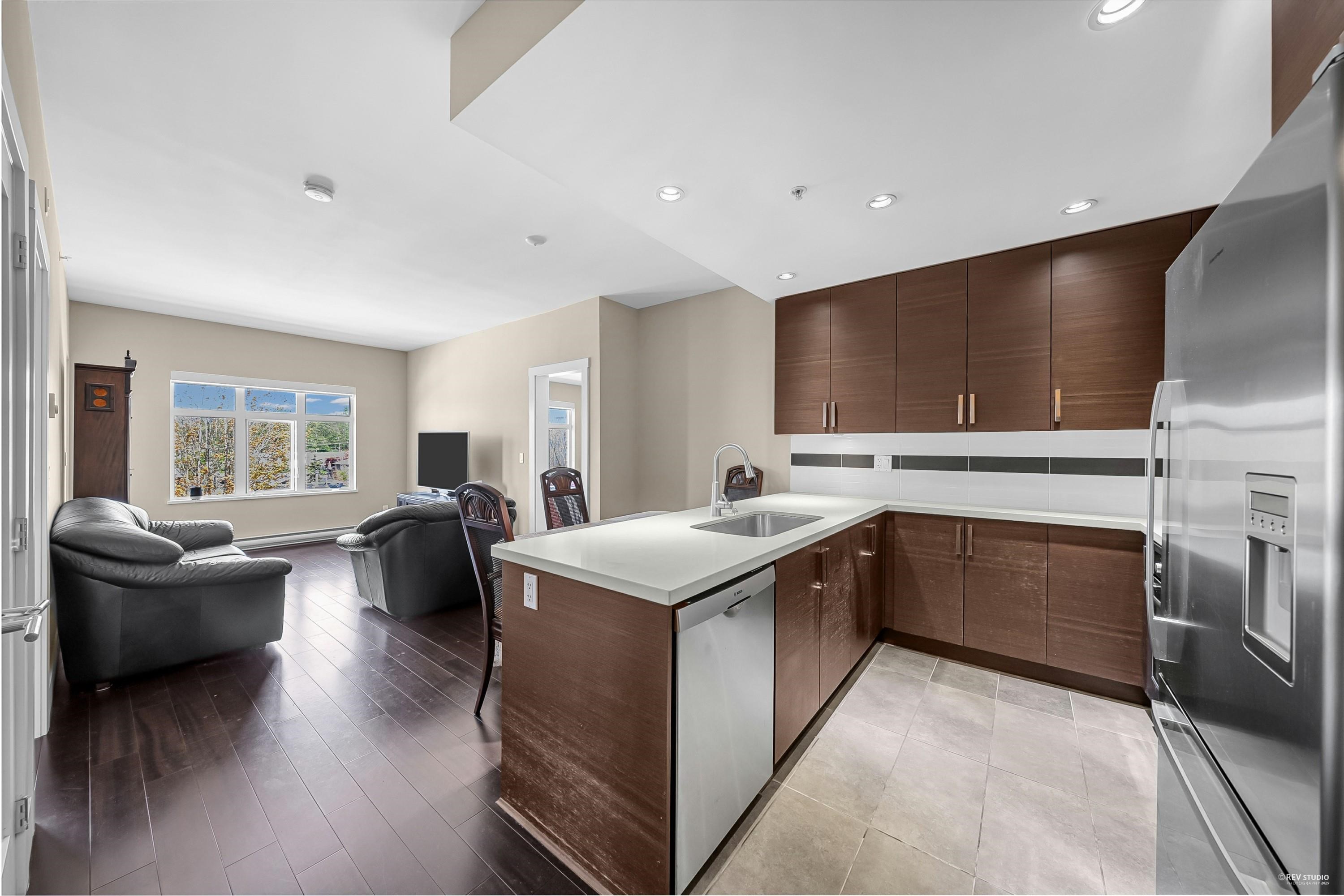 301-4710 Hastings Street, Burnaby, BC, V5C 2K7