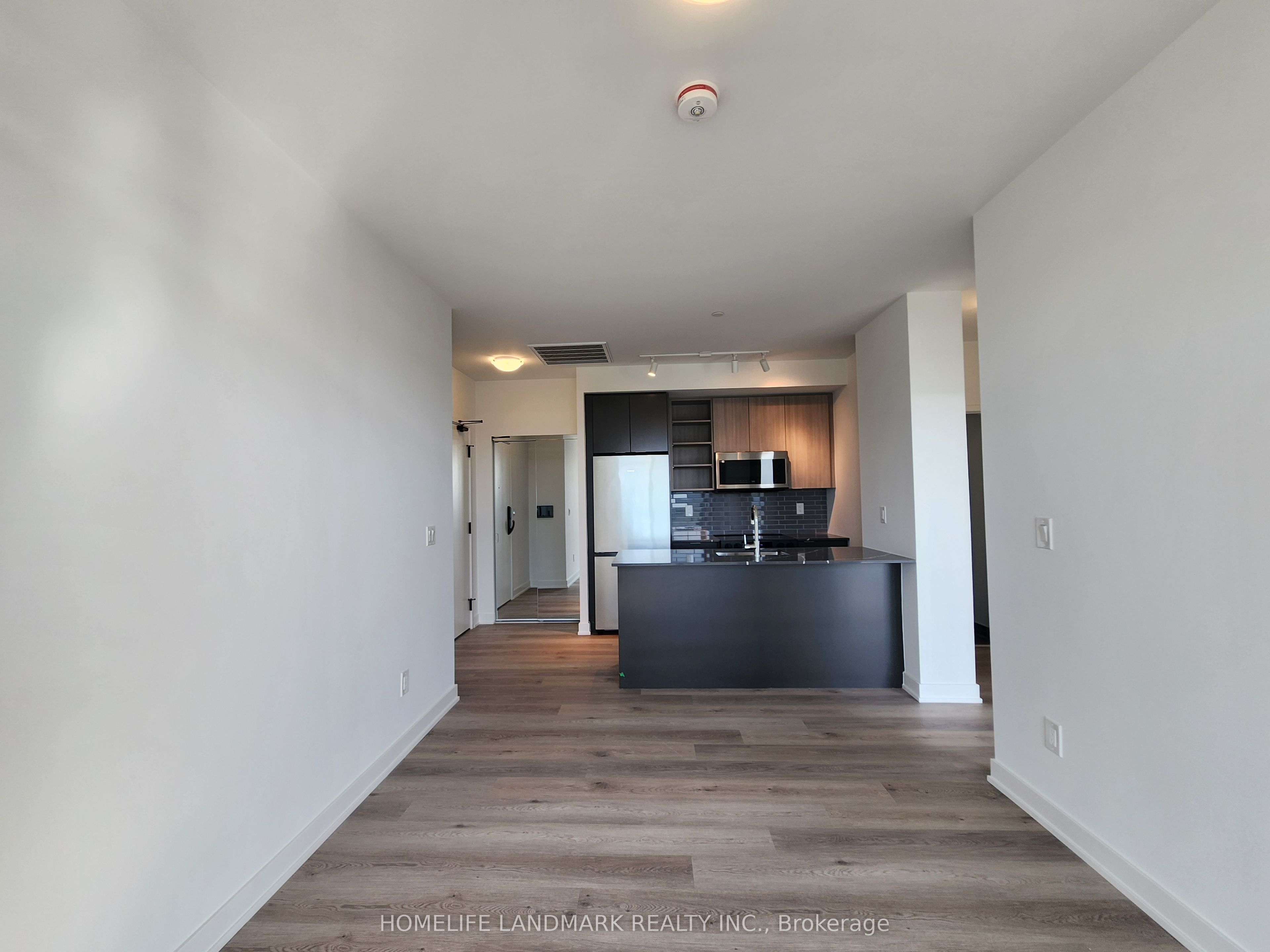 2201-2075 Lakeshore Road, Burlington, ON, L7R 0H3 photo 4