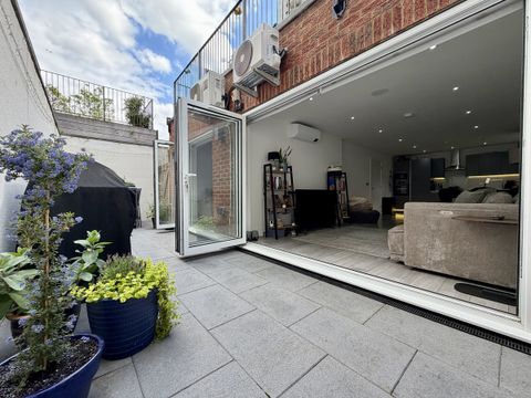 South Drive, Coulsdon CR5