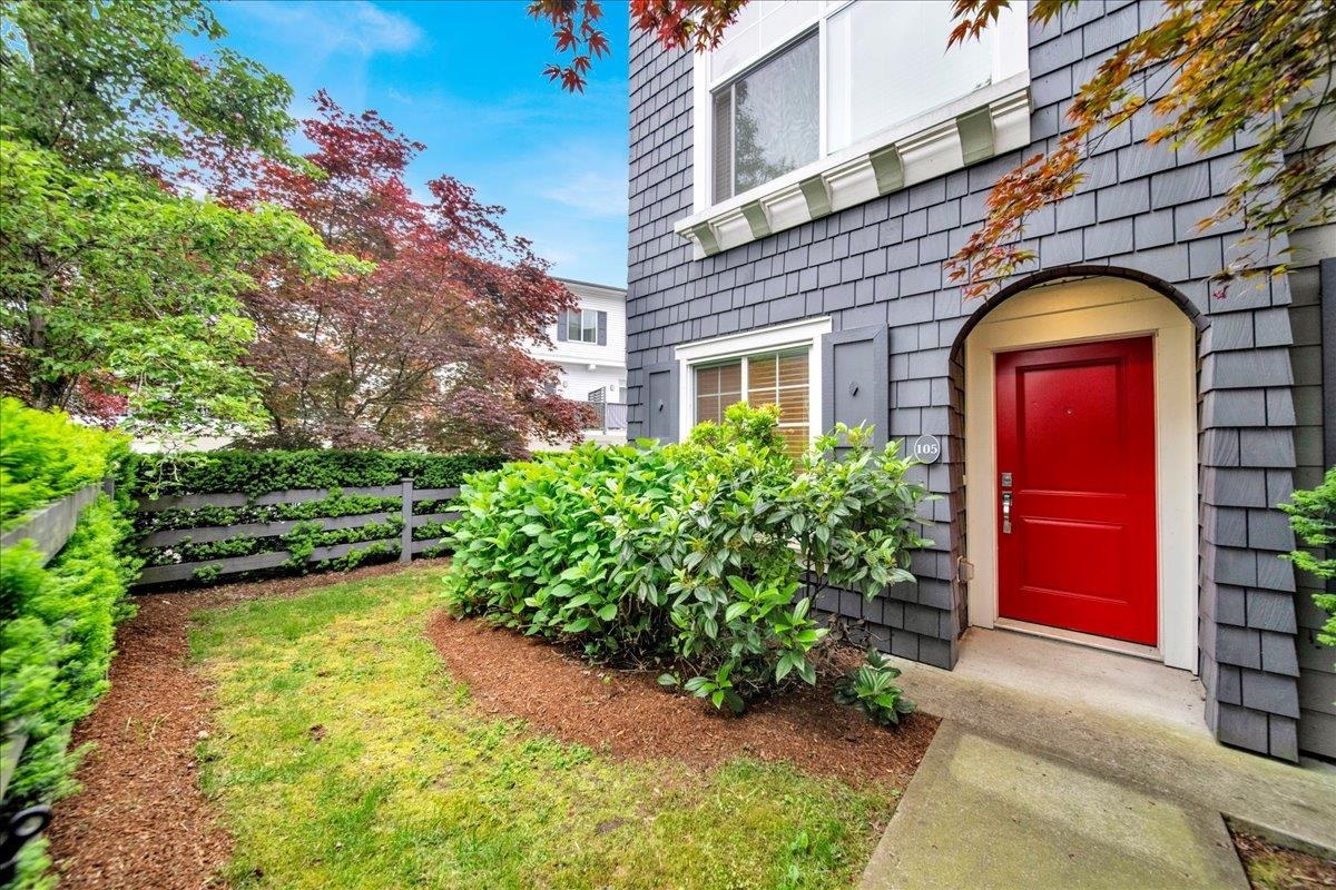 105-15340 Guildford Drive, Surrey, BC, V3R 0C9
