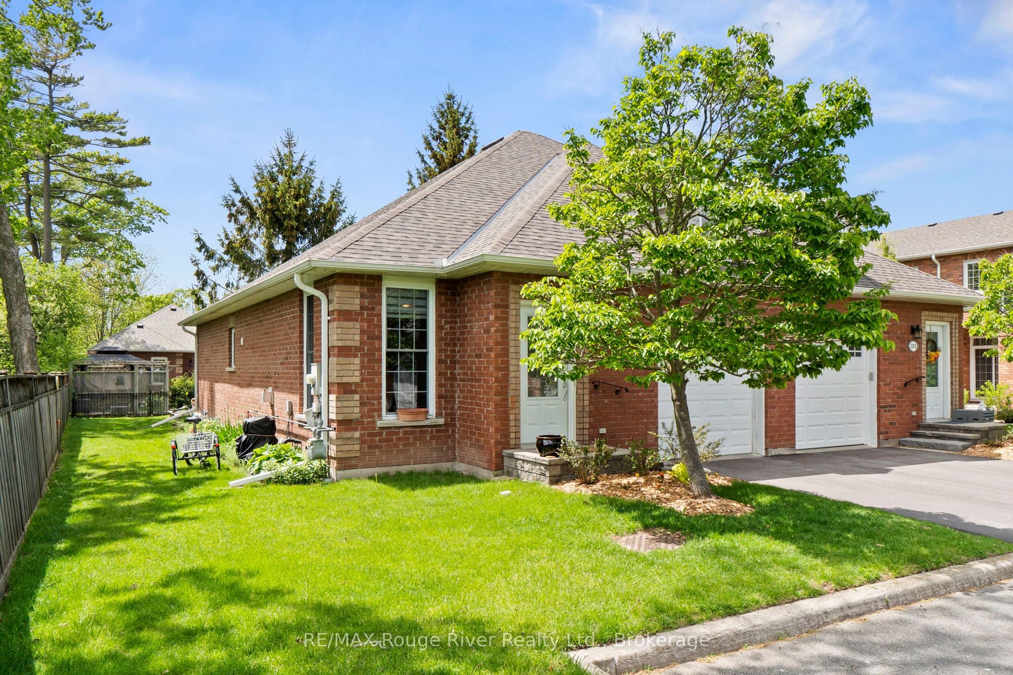 202-300 D'arcy Street, Cobourg, ON, K9A 0A2