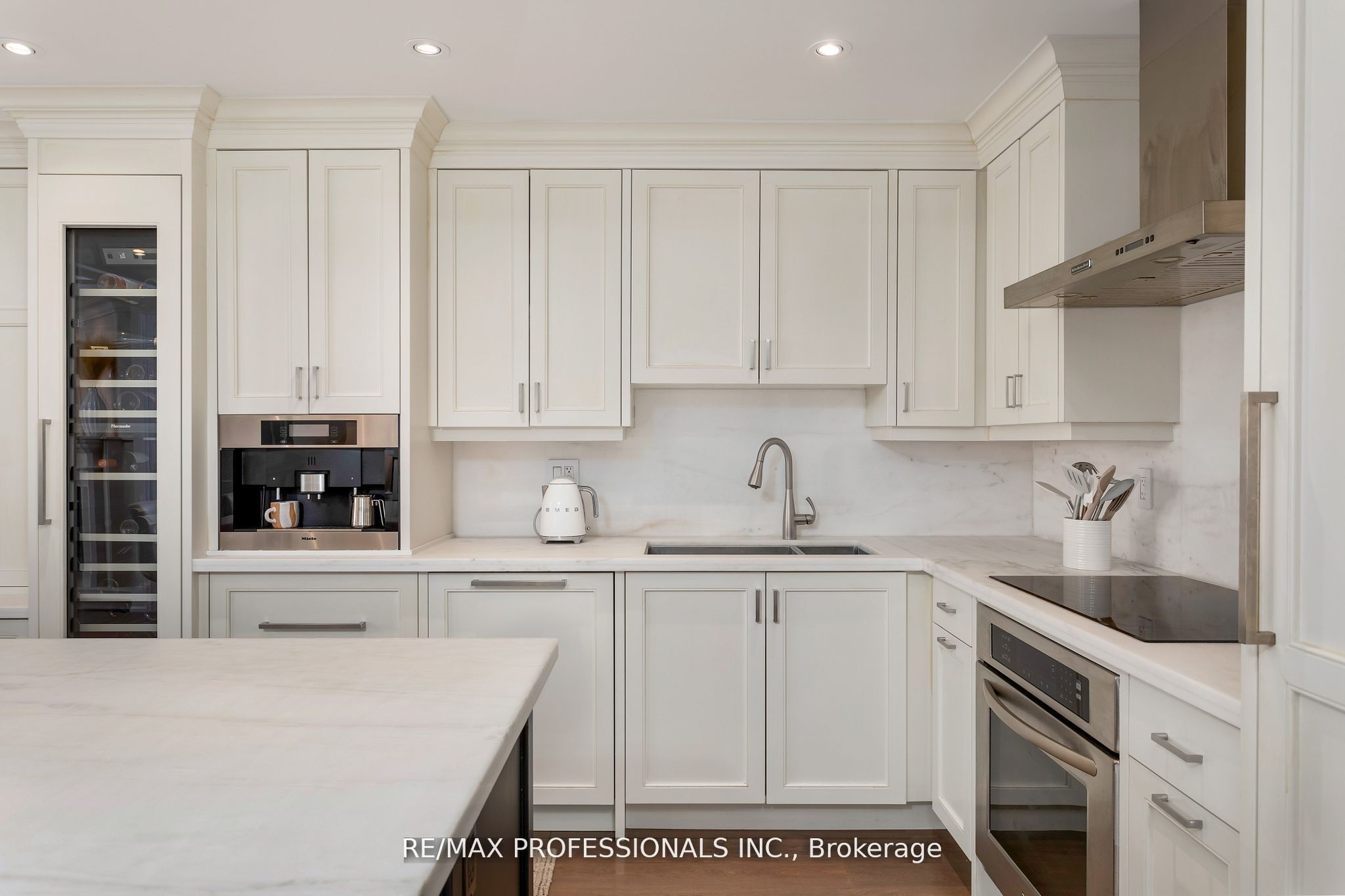 Additional image 4 of 304-71 Old Mill Road, Toronto, ON, M8X 1G9
