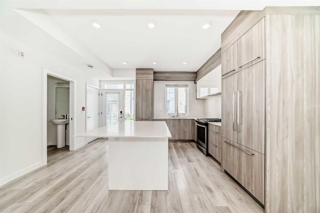 4056 Kovitz Lane NW, Calgary, AB, T3B 6H3 photo 3
