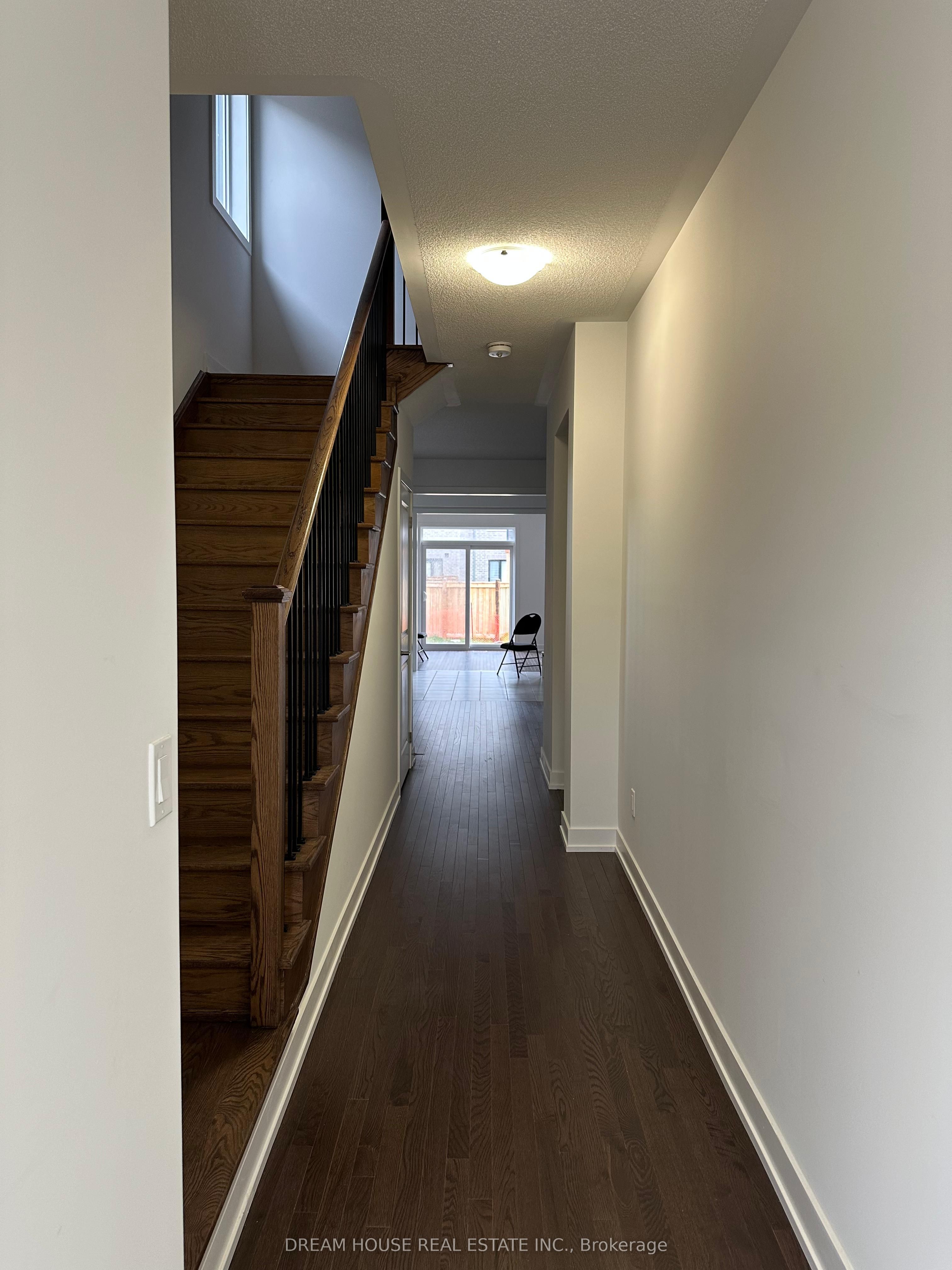 Main-27 Deer Ridge Crescent, Whitby, ON, L1P 0P3 photo 2