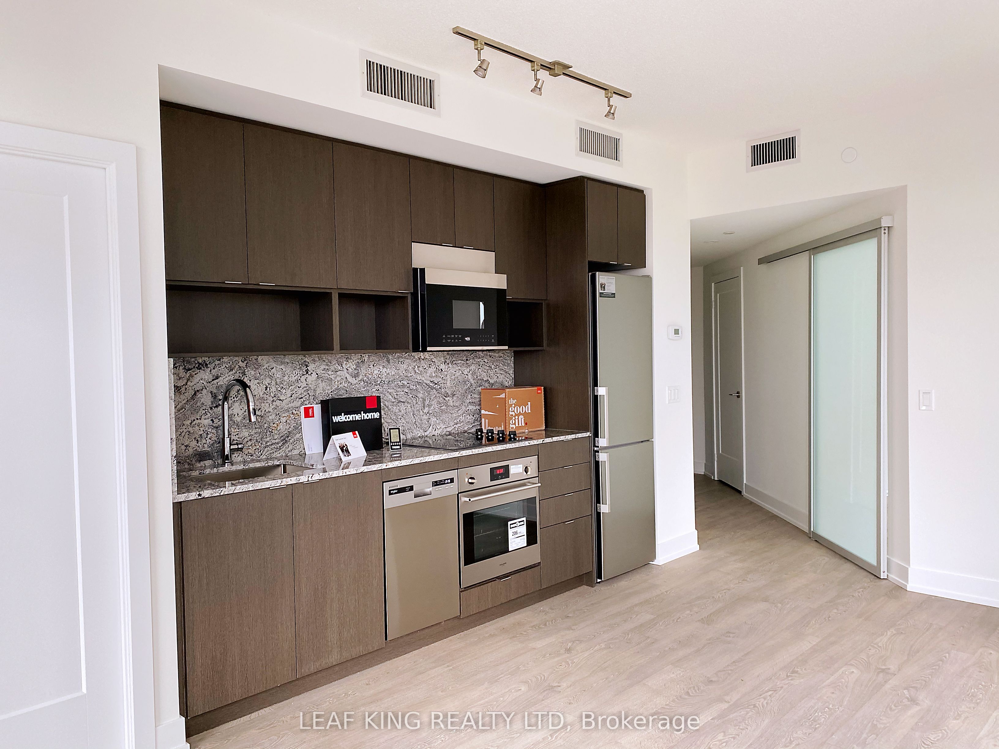 Additional image 3 of 1916-9 Mabelle Avenue, Toronto, ON, M9A 0E1