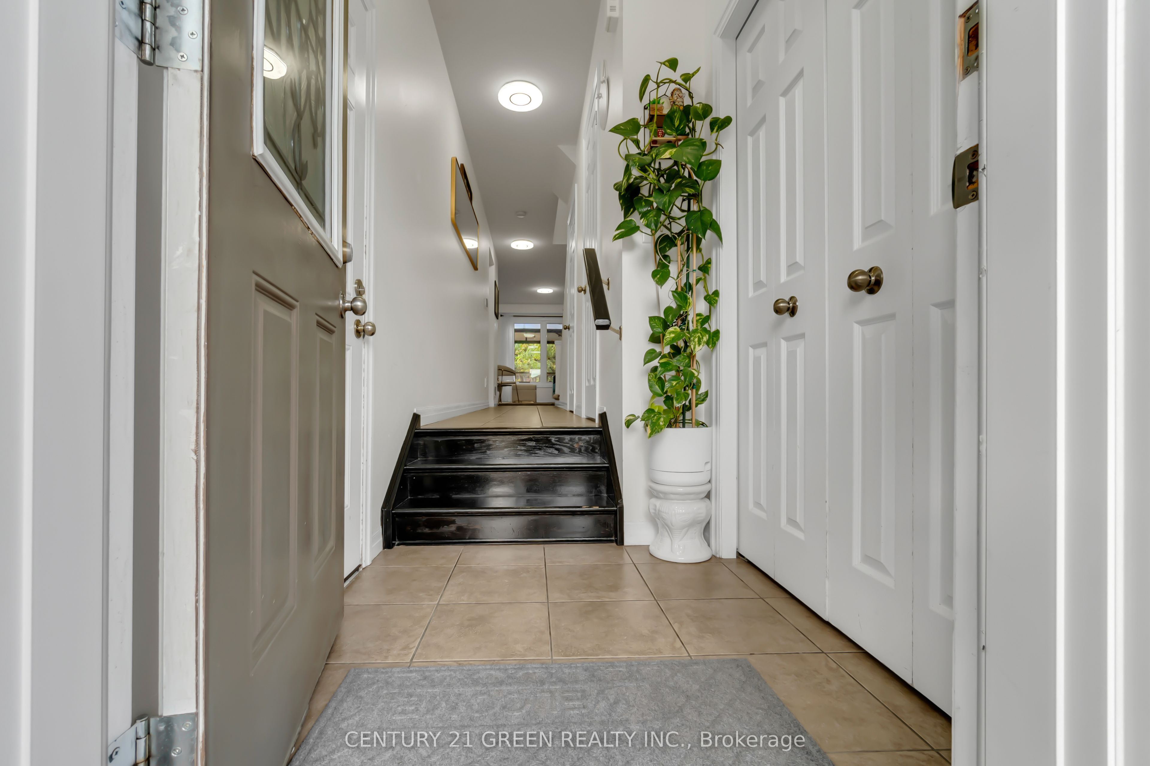 54 Rockcliffe Drive, Kitchener, ON, N2R 1W5 photo 3