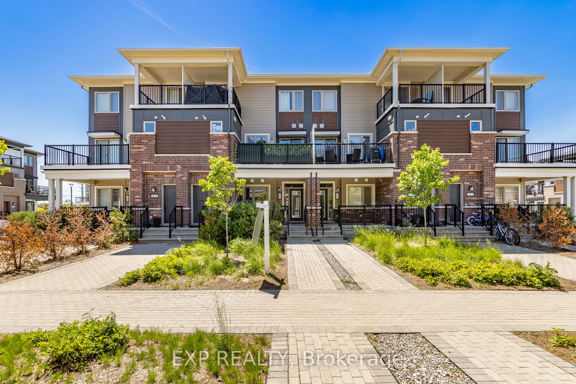215 Lapland Private, Ottawa, ON, K2S 1B6