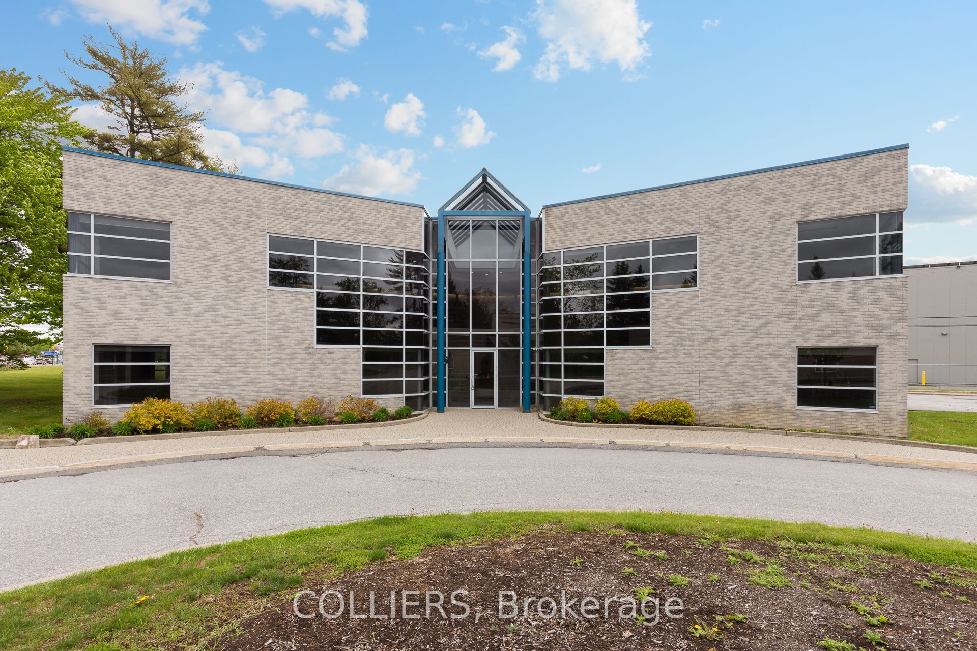 17 Auriga Drive, Ottawa, ON, K2E 1B7