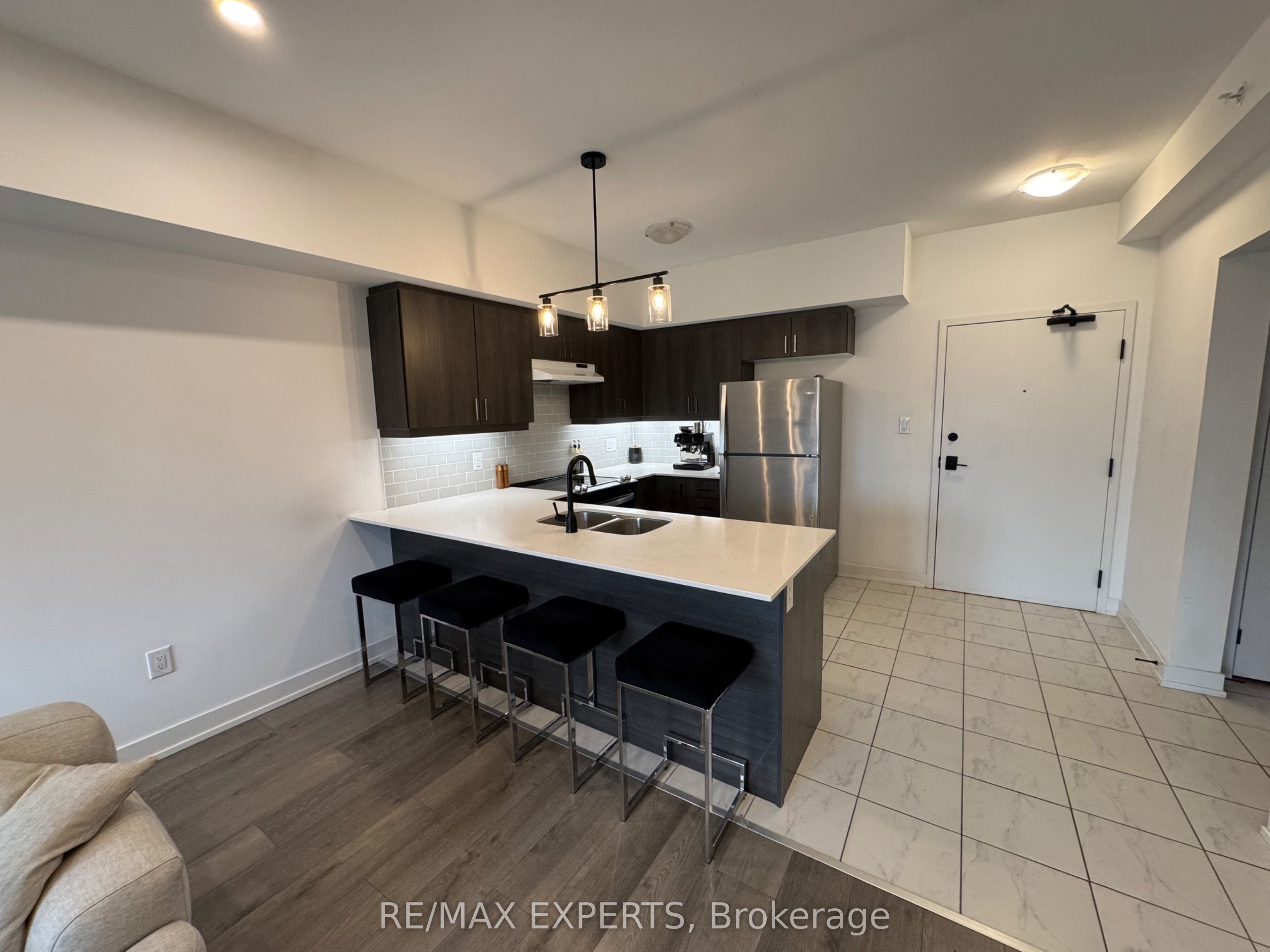 307-4 Spice Way, Barrie, ON, L9J 0M2 photo 5