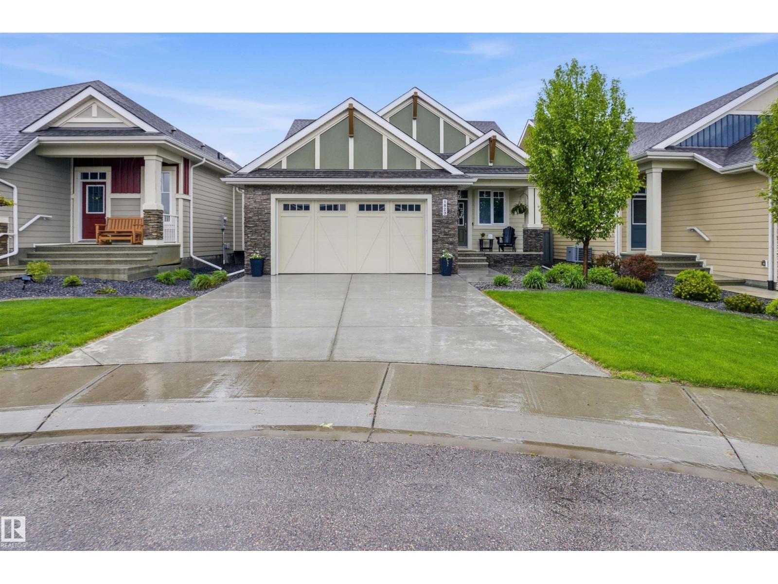 1823 Ainslie Court SW, Edmonton, AB, T6W2R8