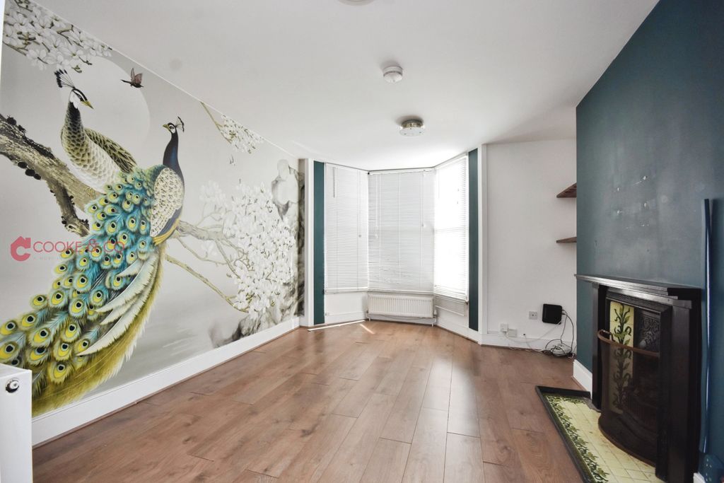 Additional image 11 of 8 bed flat for saleArklow Square, Ramsgate, Kent CT11