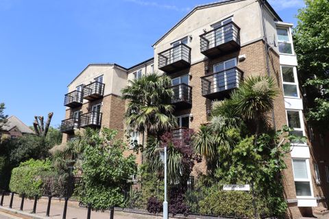 Plough Way, Surrey Quays SE16