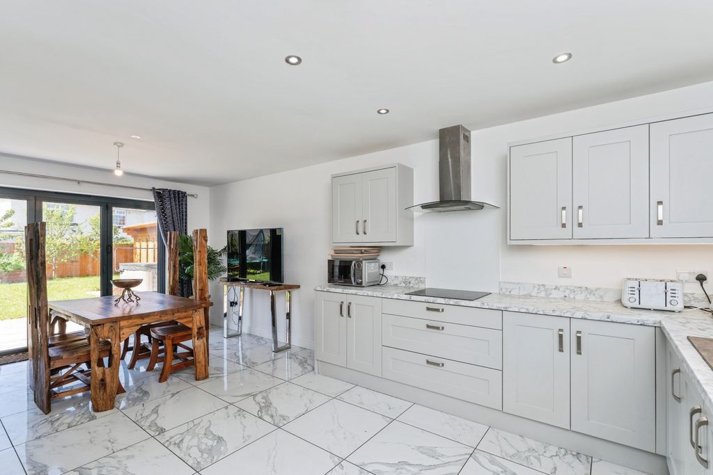Additional image 5 of 4 bed semi-detached house for salePendyffryn Road, Rhyl LL18