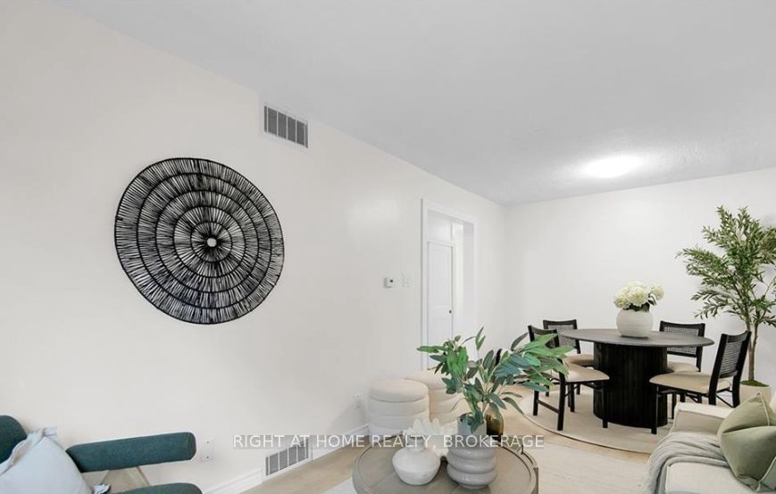 60 Charles Best Place, Kitchener, ON, N2M 5A3 photo 3
