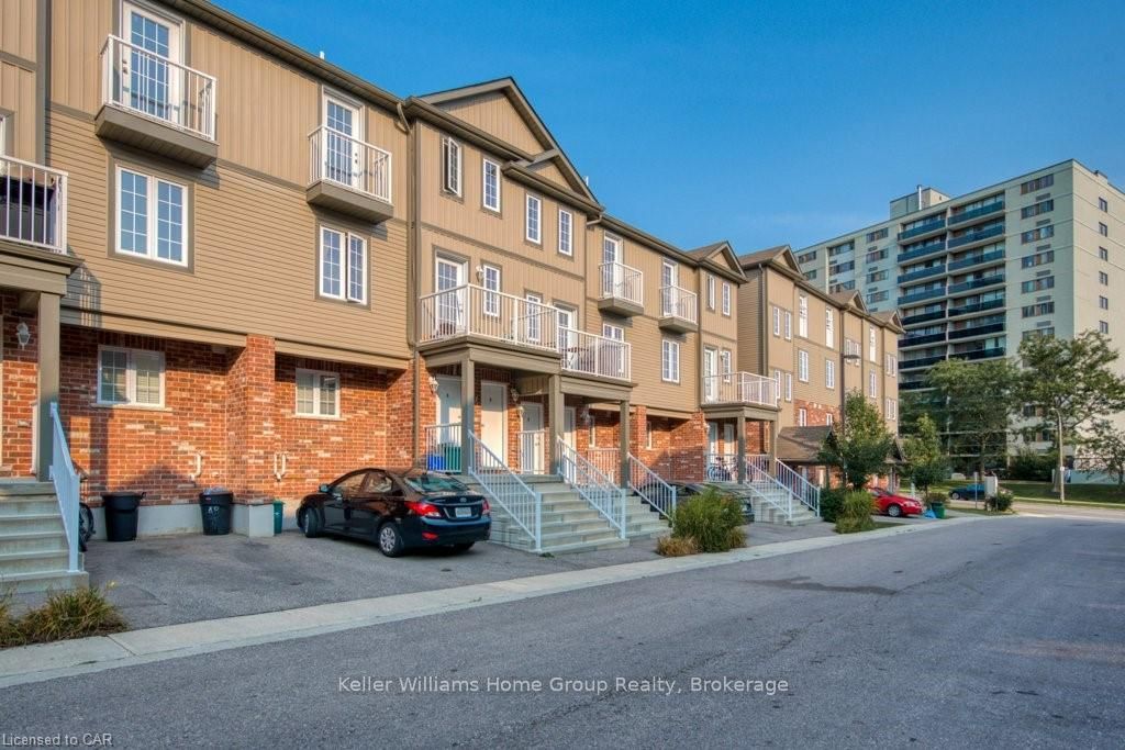 13B-55 Mooregate Crescent, Kitchener, ON, N2M 0A6 photo 2