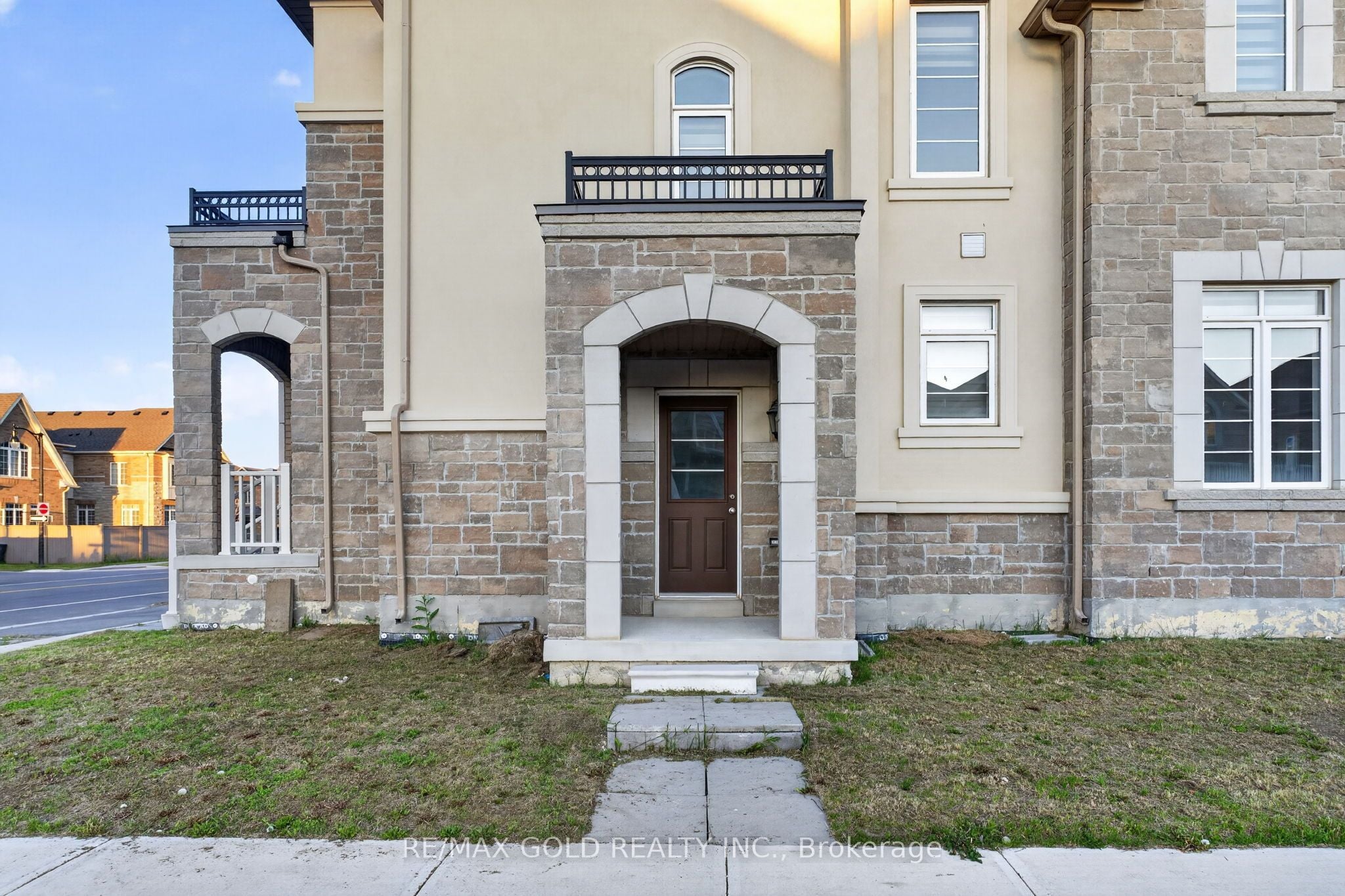 556 Brisdale Drive, Brampton, ON, L7A 0C3 photo 2