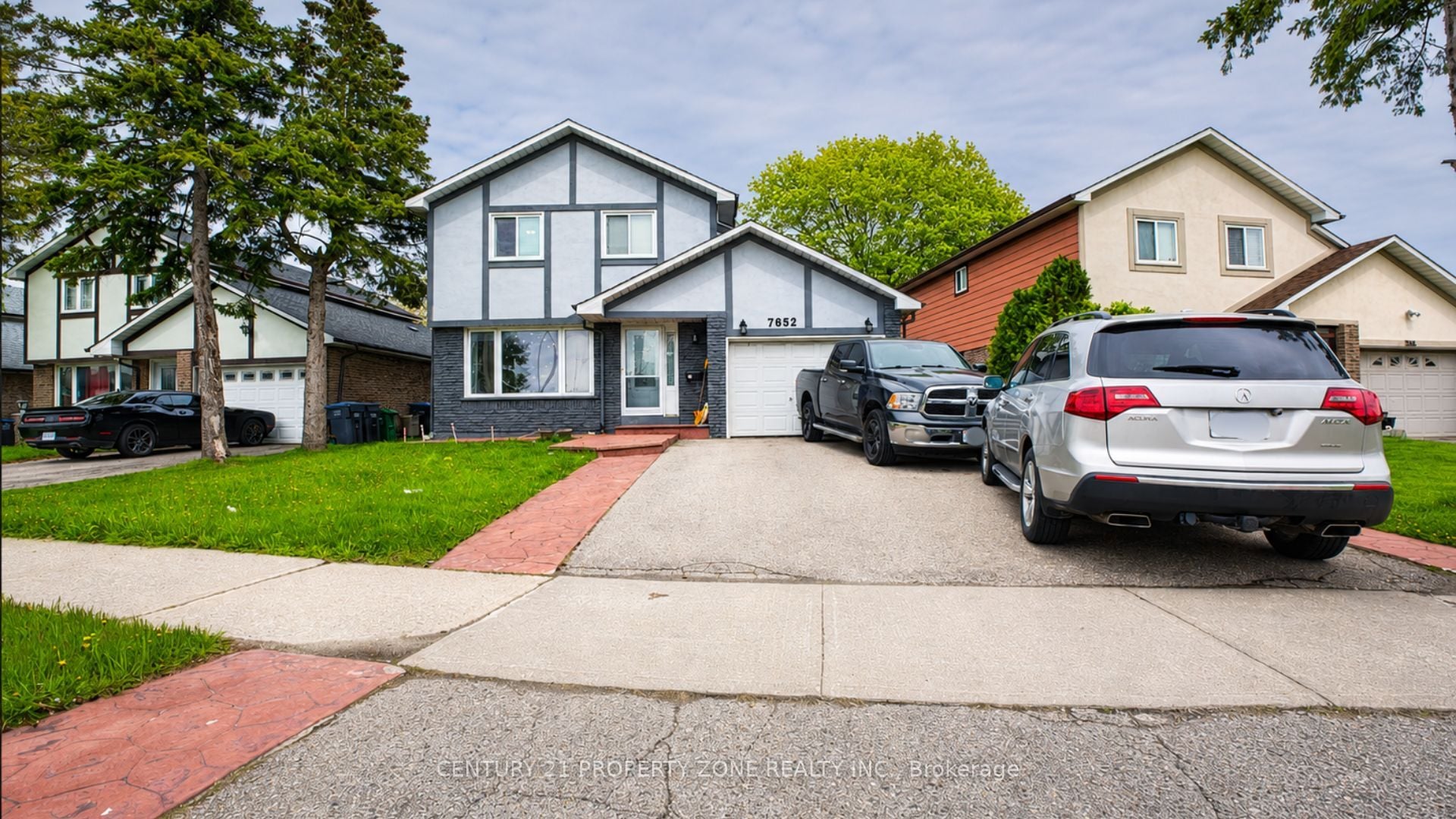 7652 Roselle Crescent, Mississauga, ON, L4T 3N2