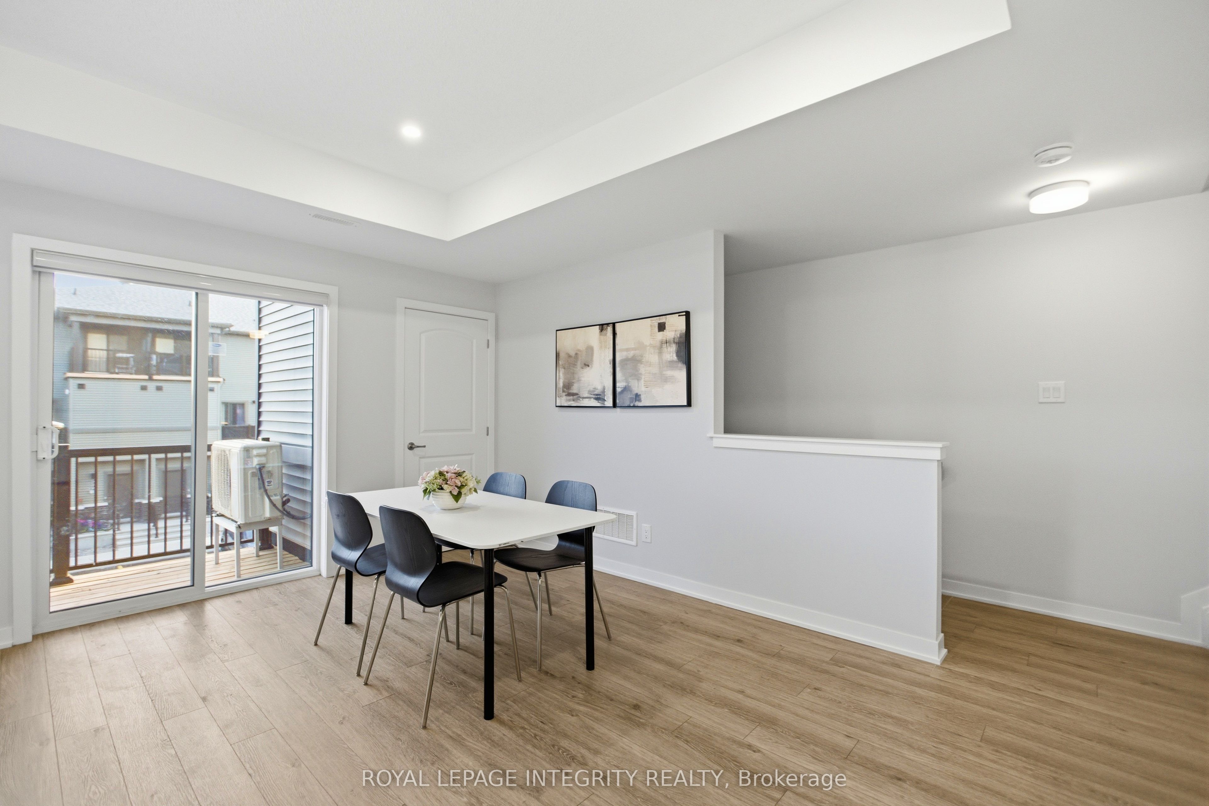 302 Parnian Private, Ottawa, ON, K2J 7K5 photo 4