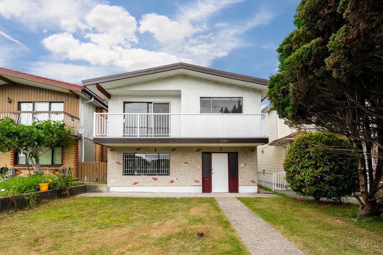 2539 34th Avenue E, Vancouver, BC, V5R 2T1