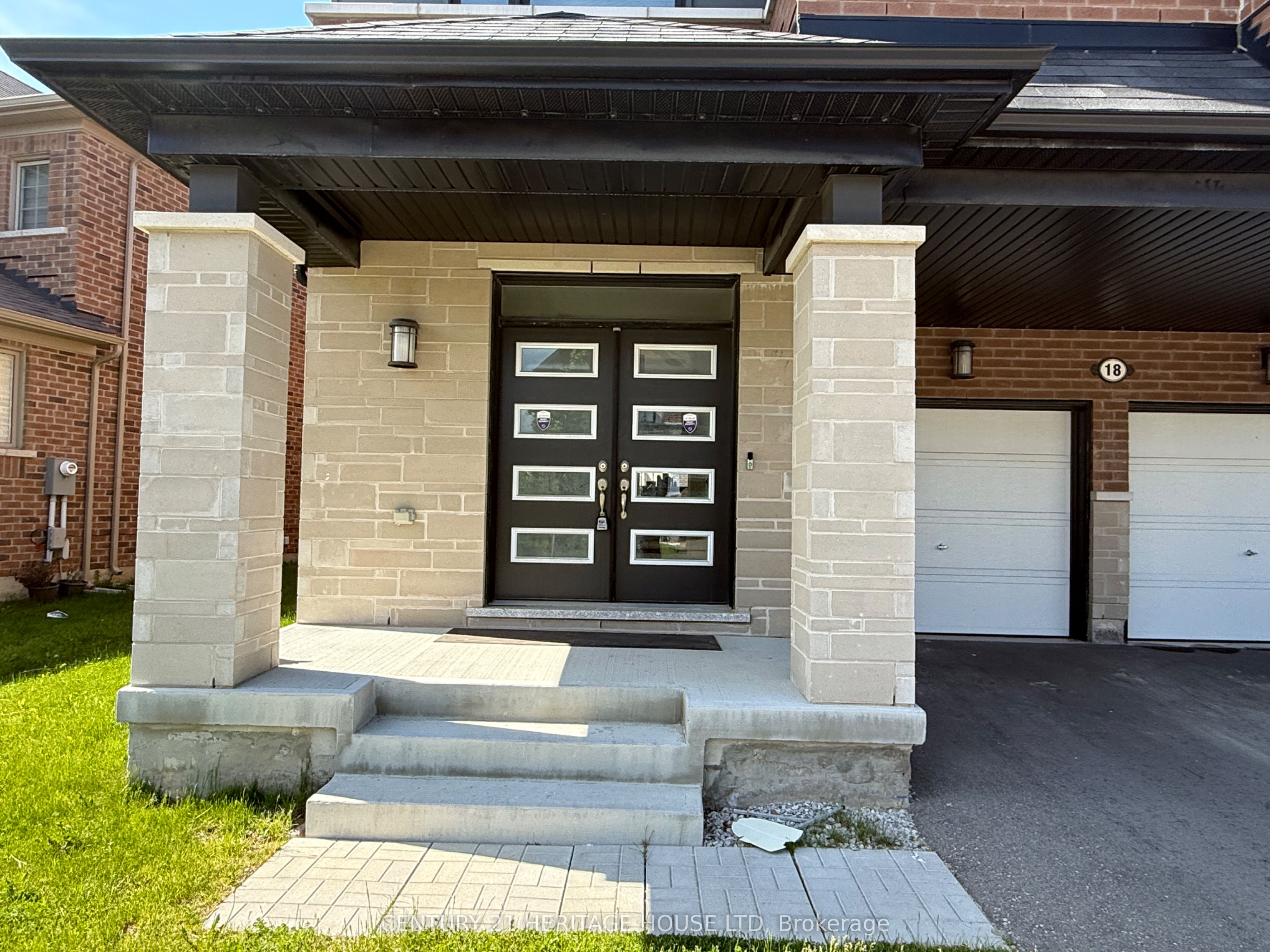 18 Dolucci Crescent E, Brampton, ON, L7A 5E9 photo 3