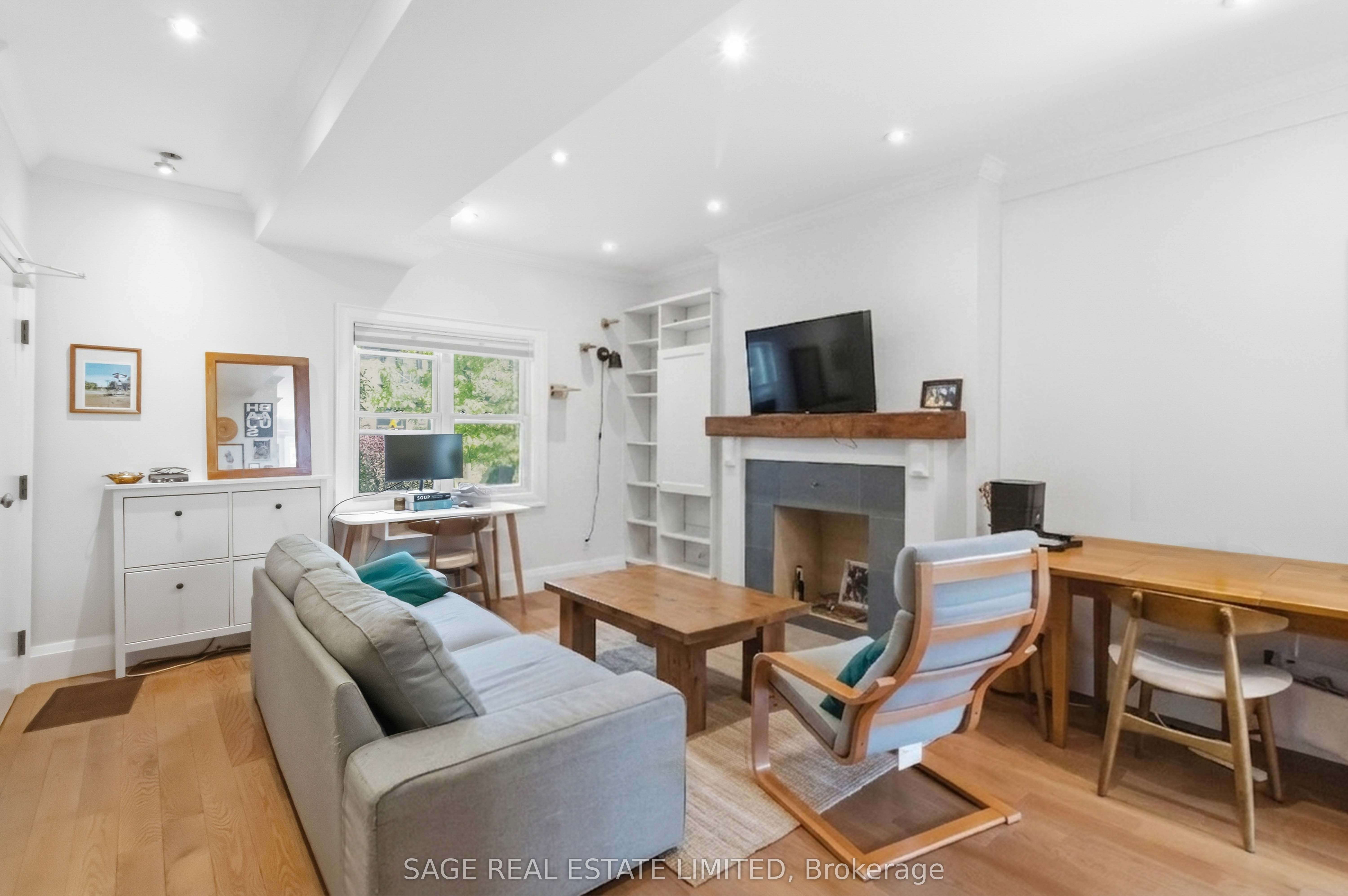 1-182 Indian Grove, Toronto, ON, M6P 2H2 photo 4