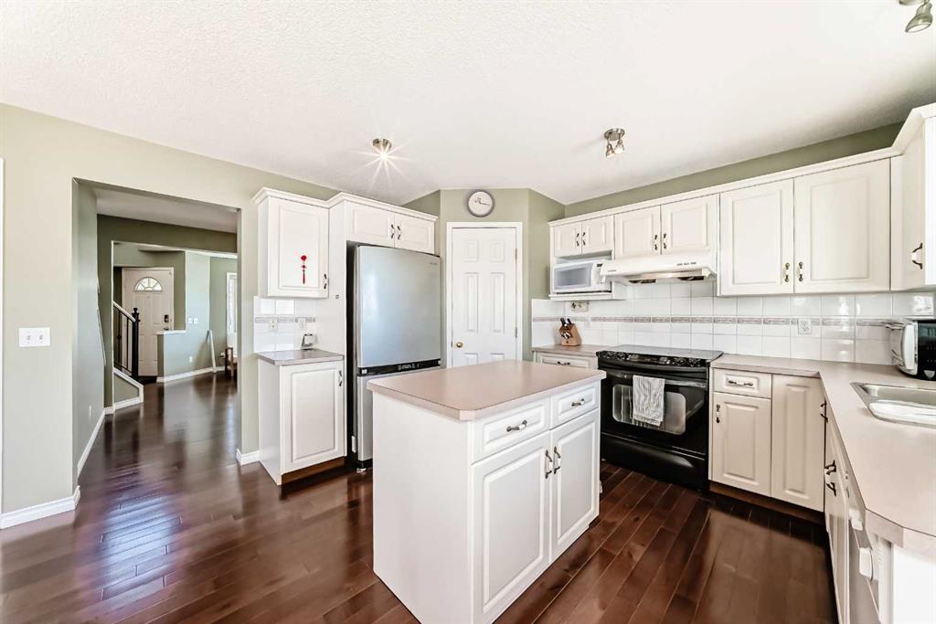 438 Bridlewood Place SW, Calgary, AB, T2Y 3R1 photo 4