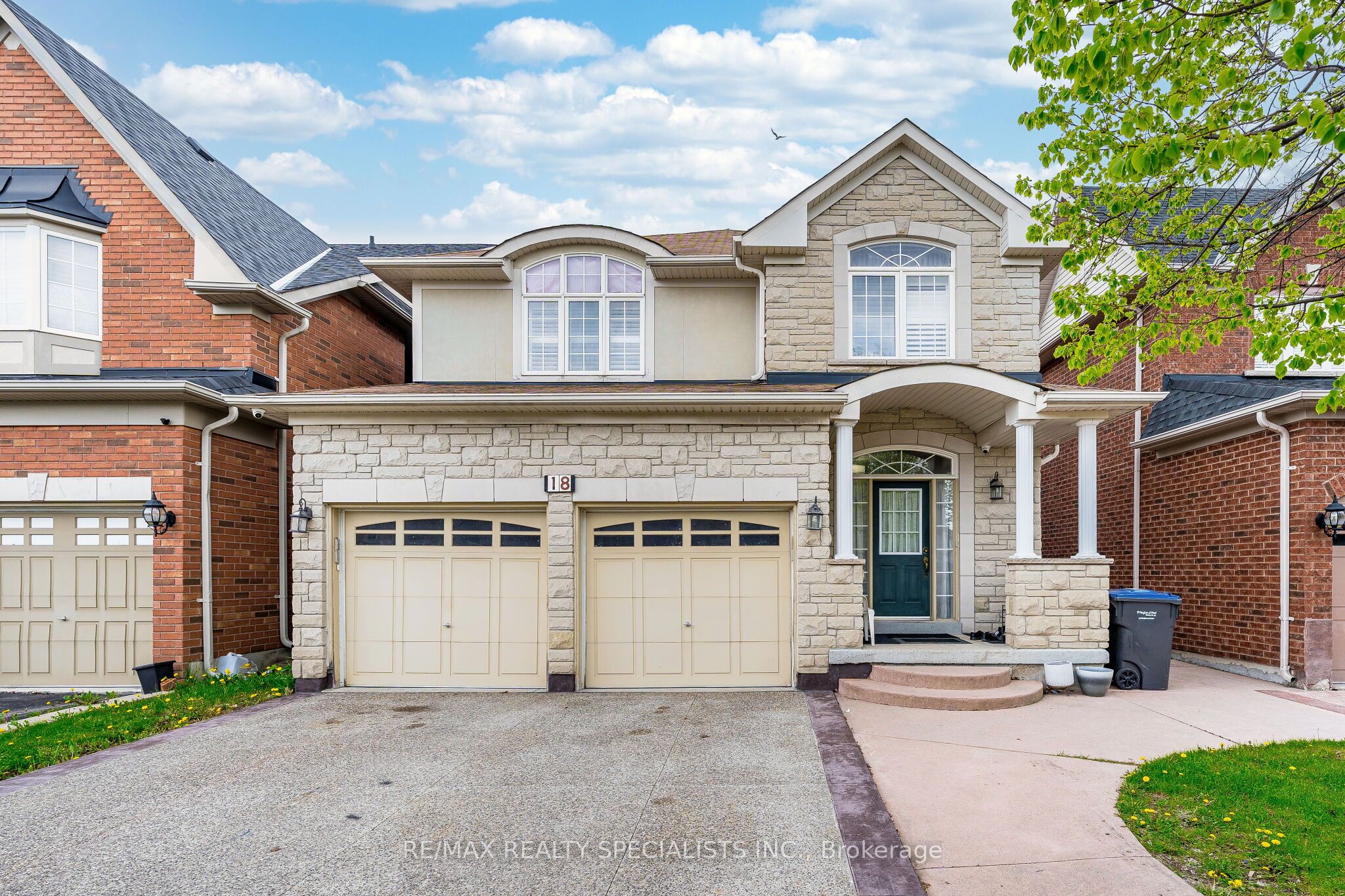 18 Long Meadow Road, Brampton, ON, L6P 2A2