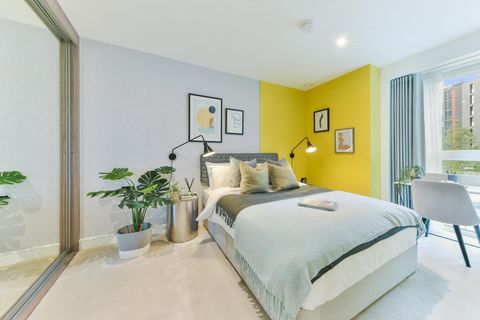 Duke Of Wellington Avenue, London SE18, New home