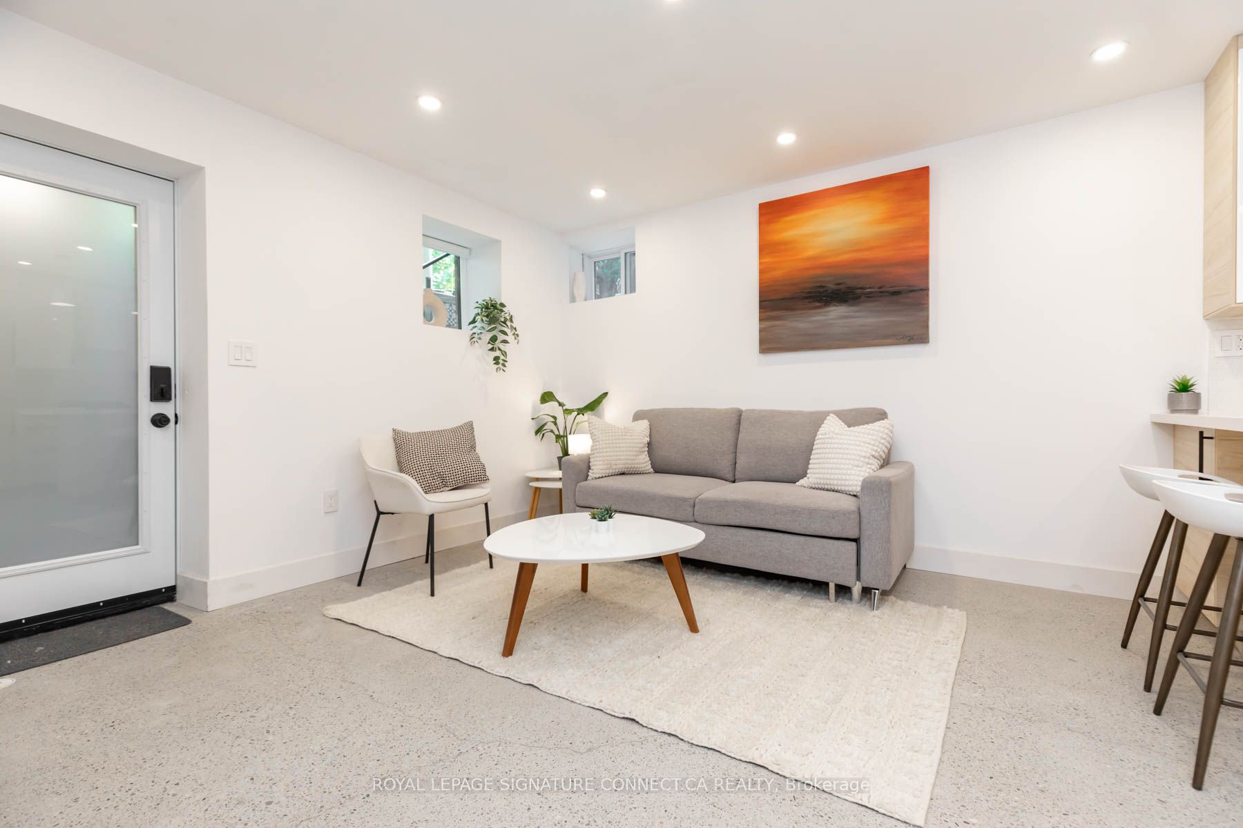 Lower-55 Dearbourne Avenue, Toronto, ON, M4K 1M6 photo 3