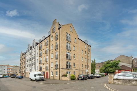 Giles Street, Edinburgh EH6