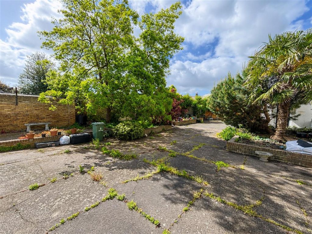 Additional image 7 of 1 bed flat for saleAlexandra Road, Sheerness ME12