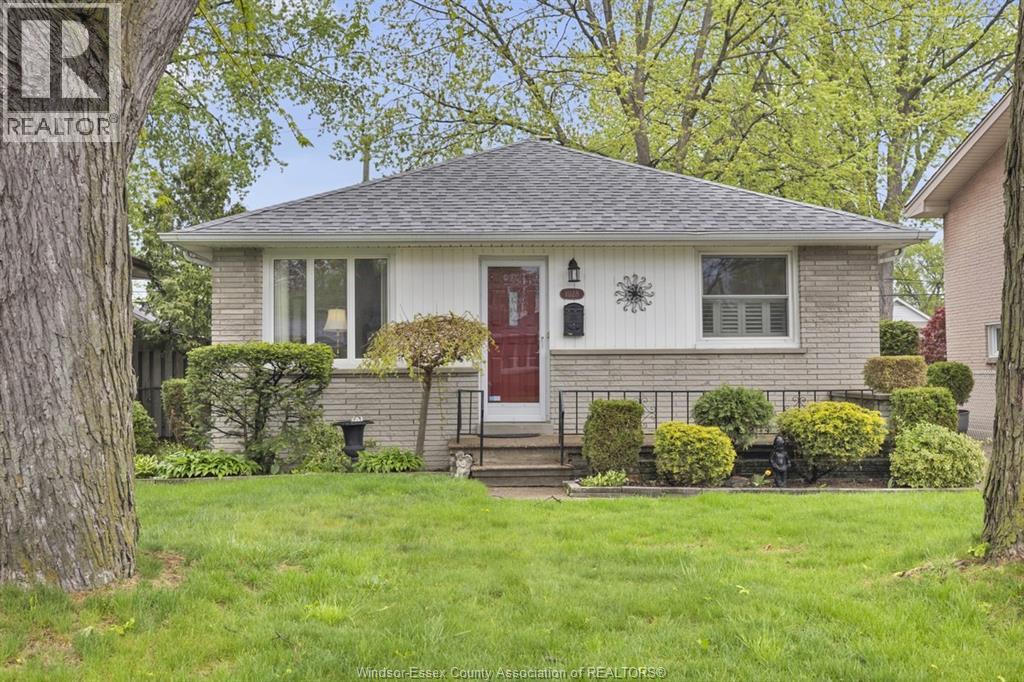 1028 Virginia , Windsor, ON, N8S2Y7