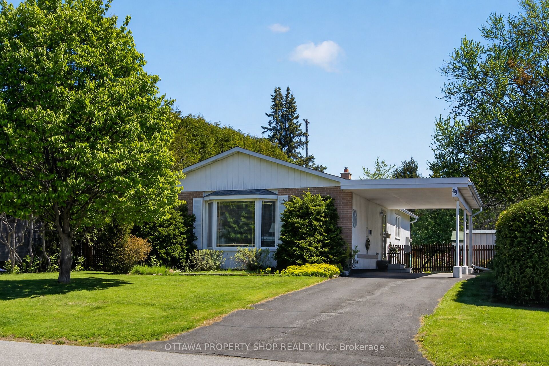 Additional image 2 of 49 Country Lane, Ottawa, ON, K2L 1H9