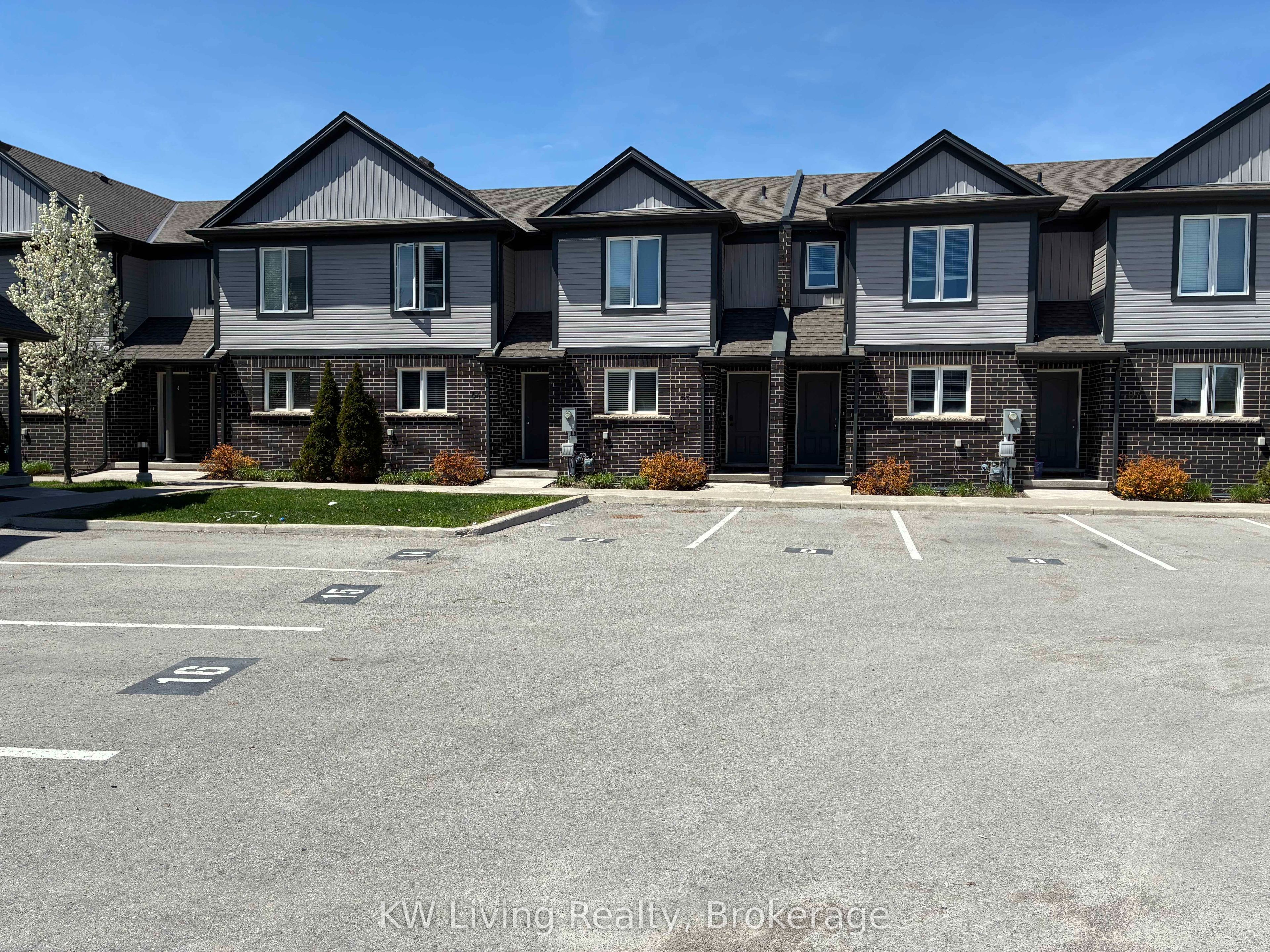 86-7768 Ascot Circle, Niagara Falls, ON, L2H 3P9