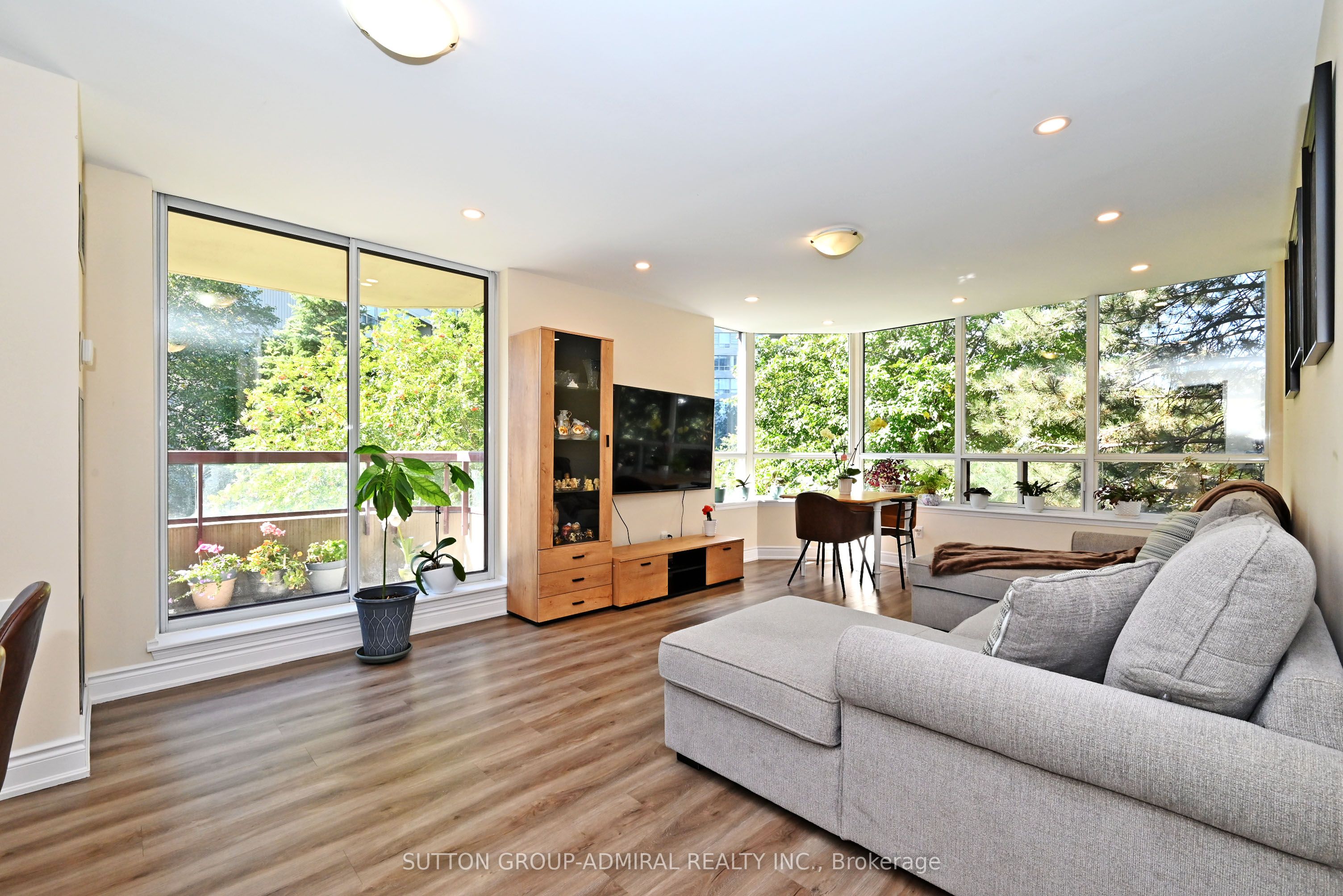 203-91 Townsgate Drive, Vaughan, ON, L4J 8E8 photo 4