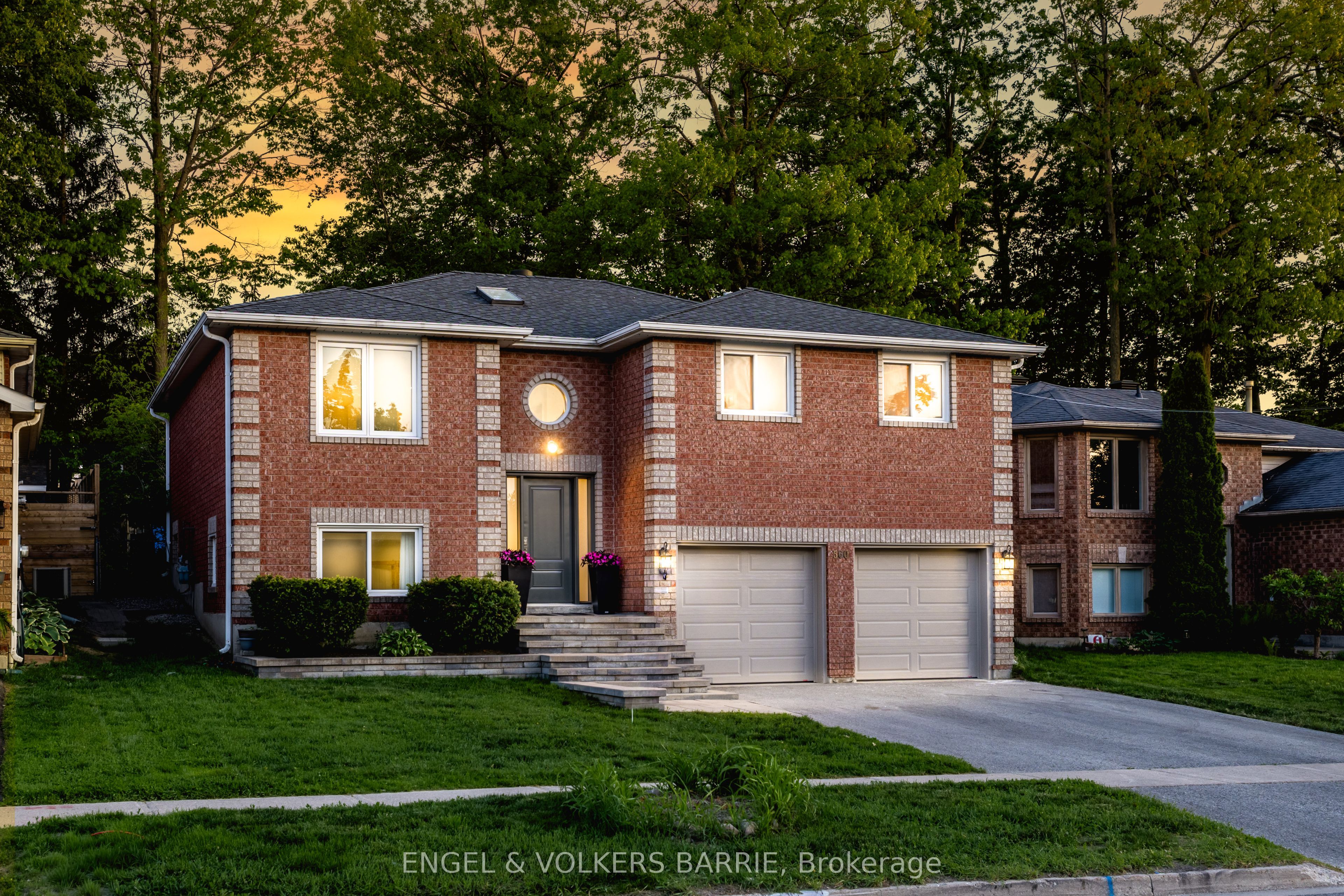 560 Leacock Drive, Barrie, ON, L4N 7B1