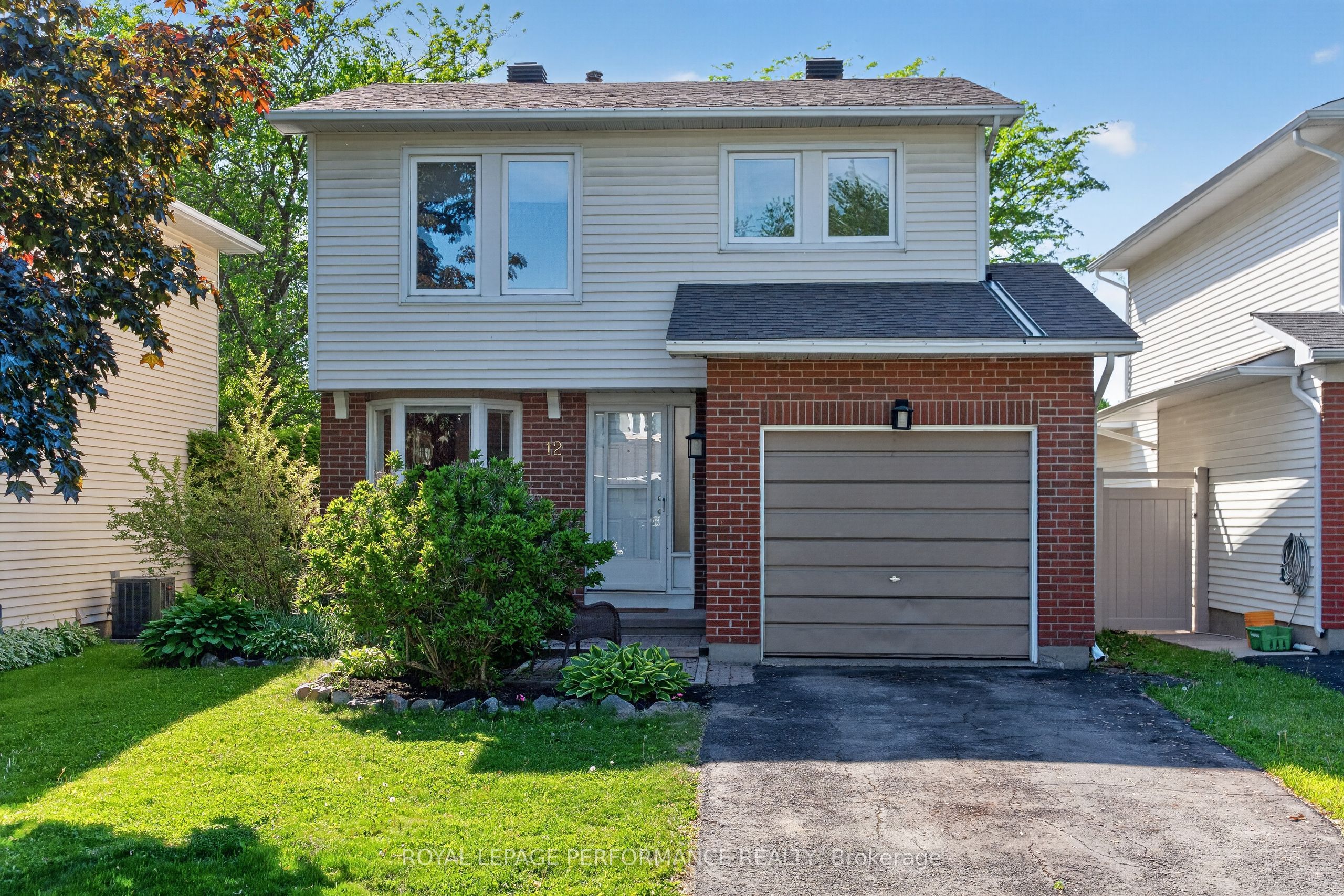 12 Barra Avenue, Ottawa, ON, K2L 2R8