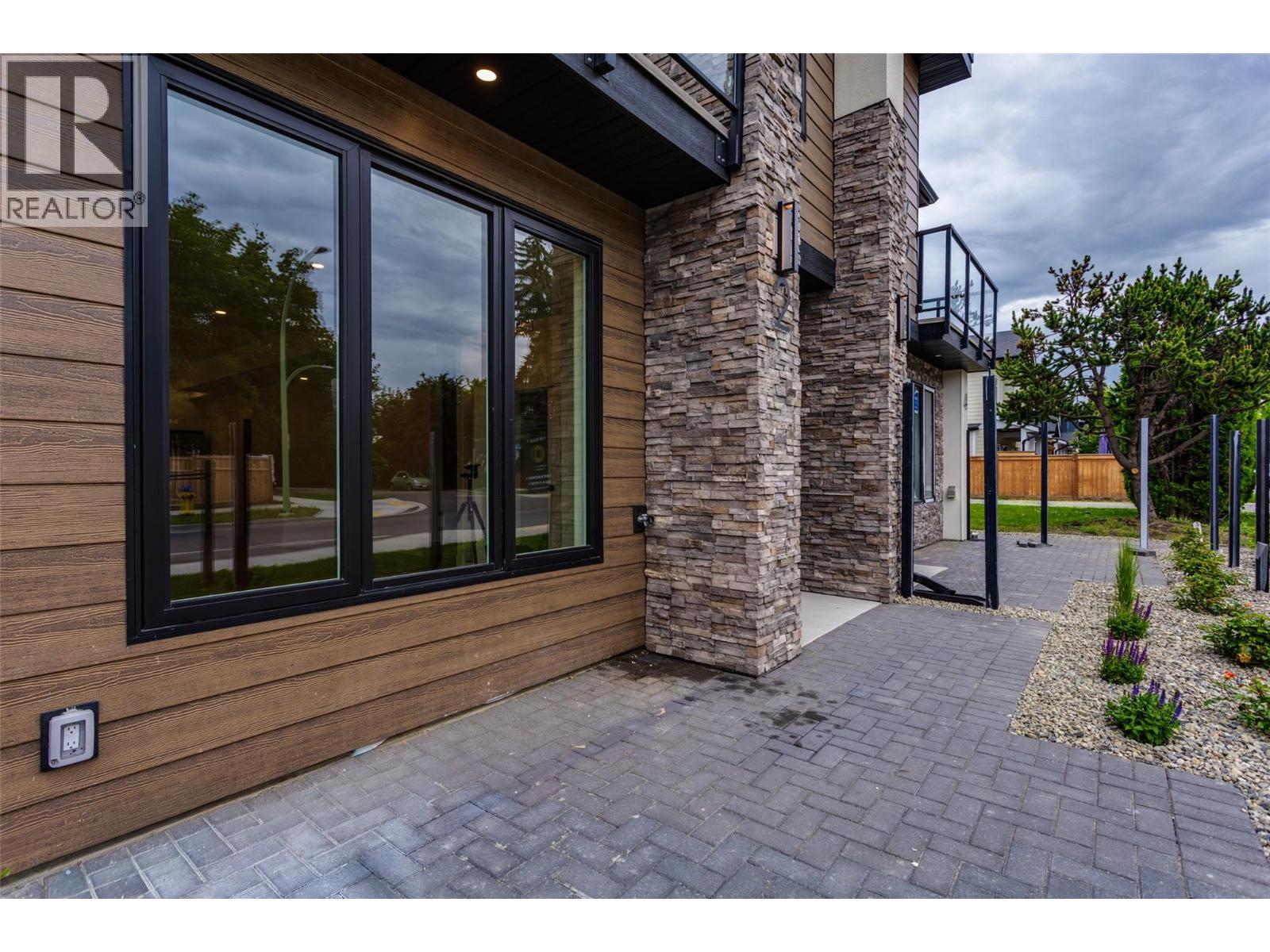 Additional image 5 of 2-796 Glenwood Avenue, Kelowna, BC, V1Y5M5